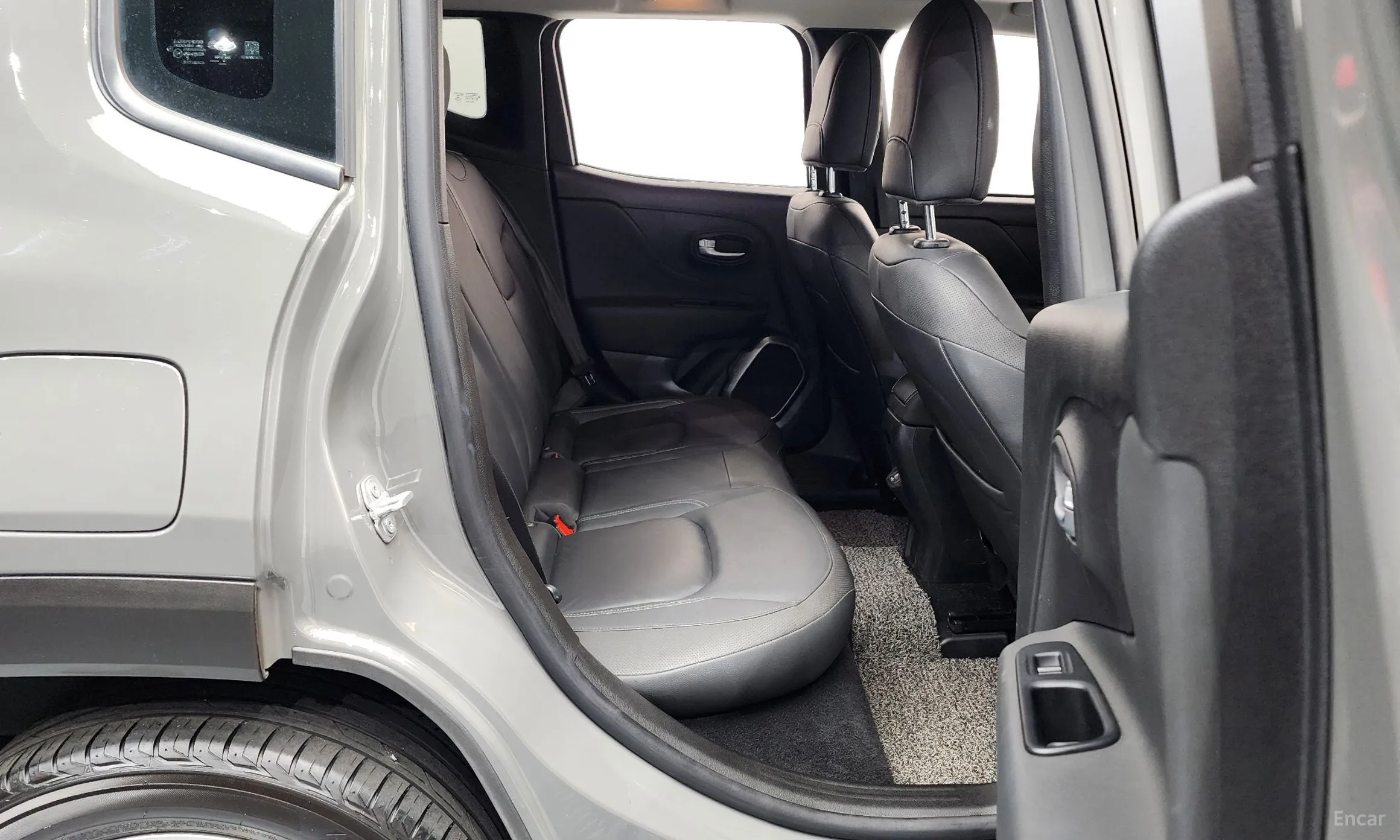 Jeep Renegade превью 12