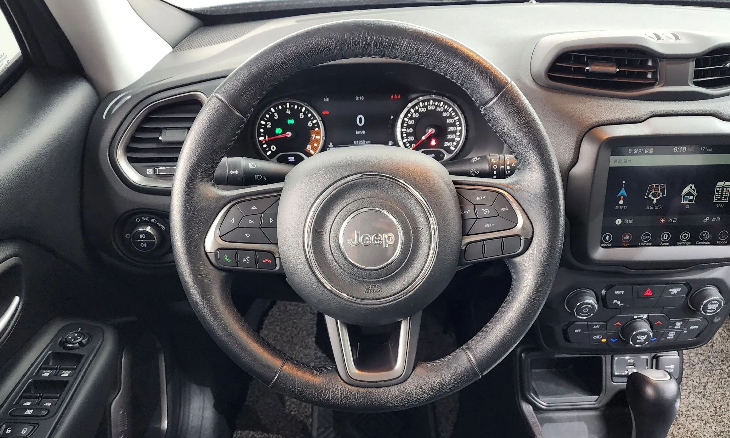 Jeep Renegade превью 13