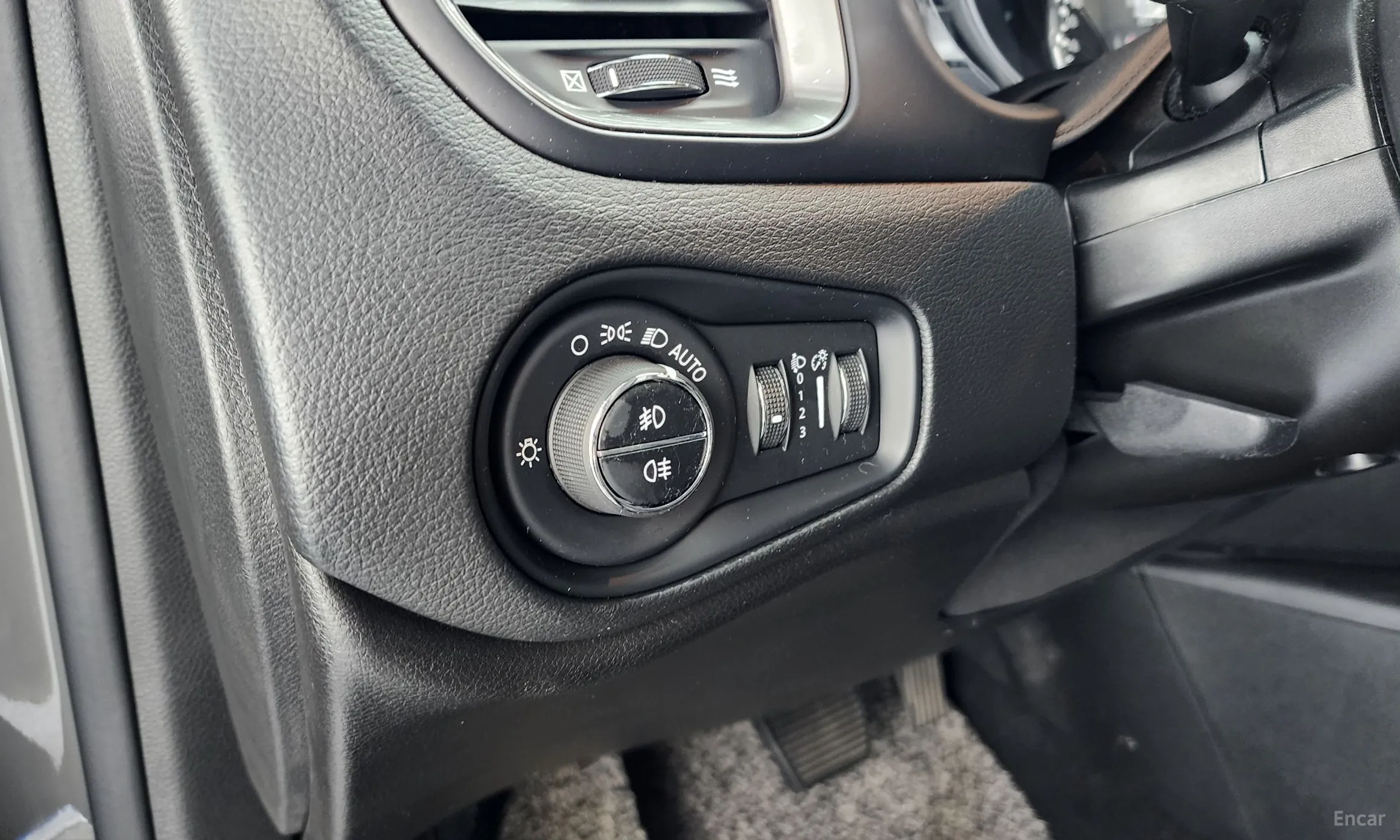 Jeep Renegade превью 14