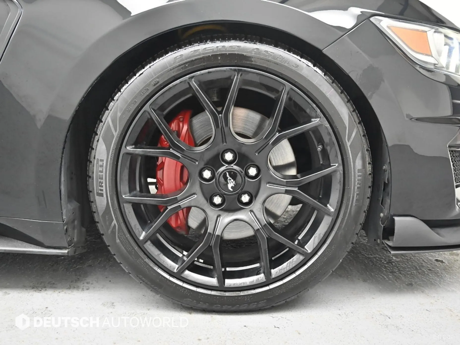Ford Mustang превью 12