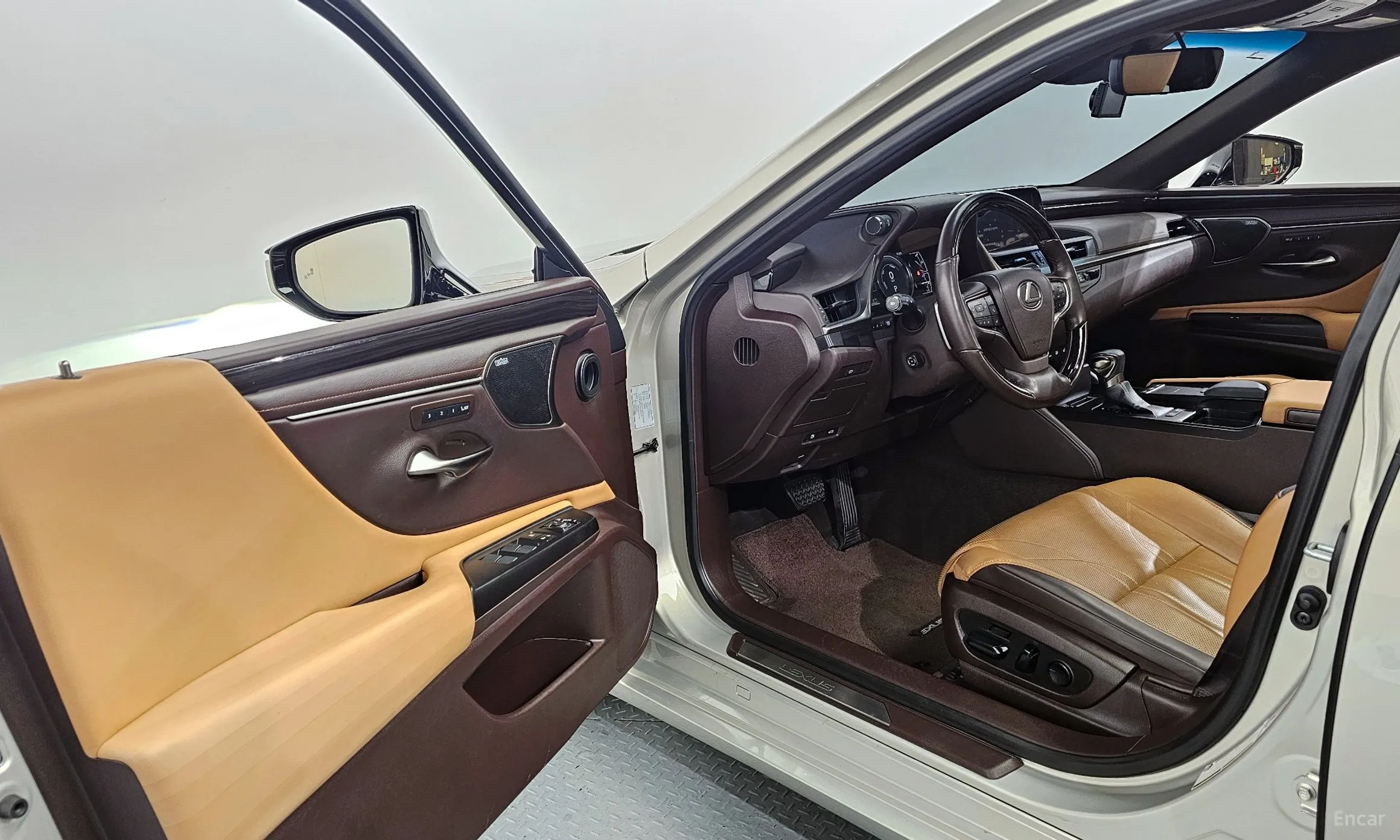 Lexus ES300h 7th Generation превью 10