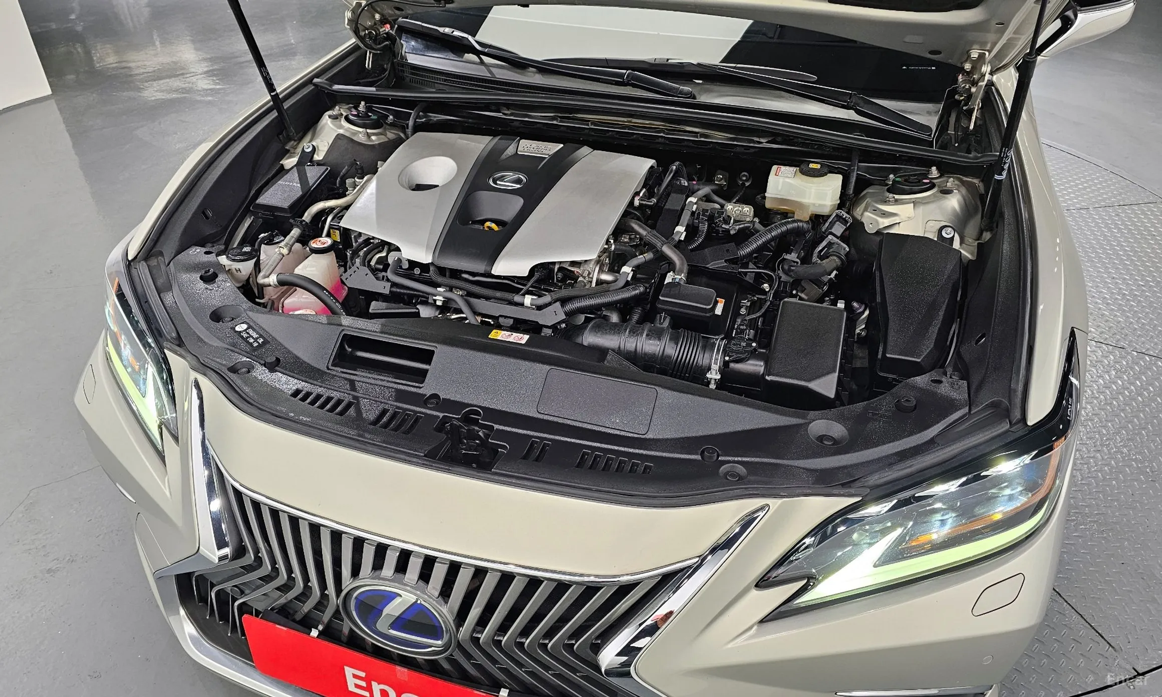 Lexus ES300h 7th Generation превью 6