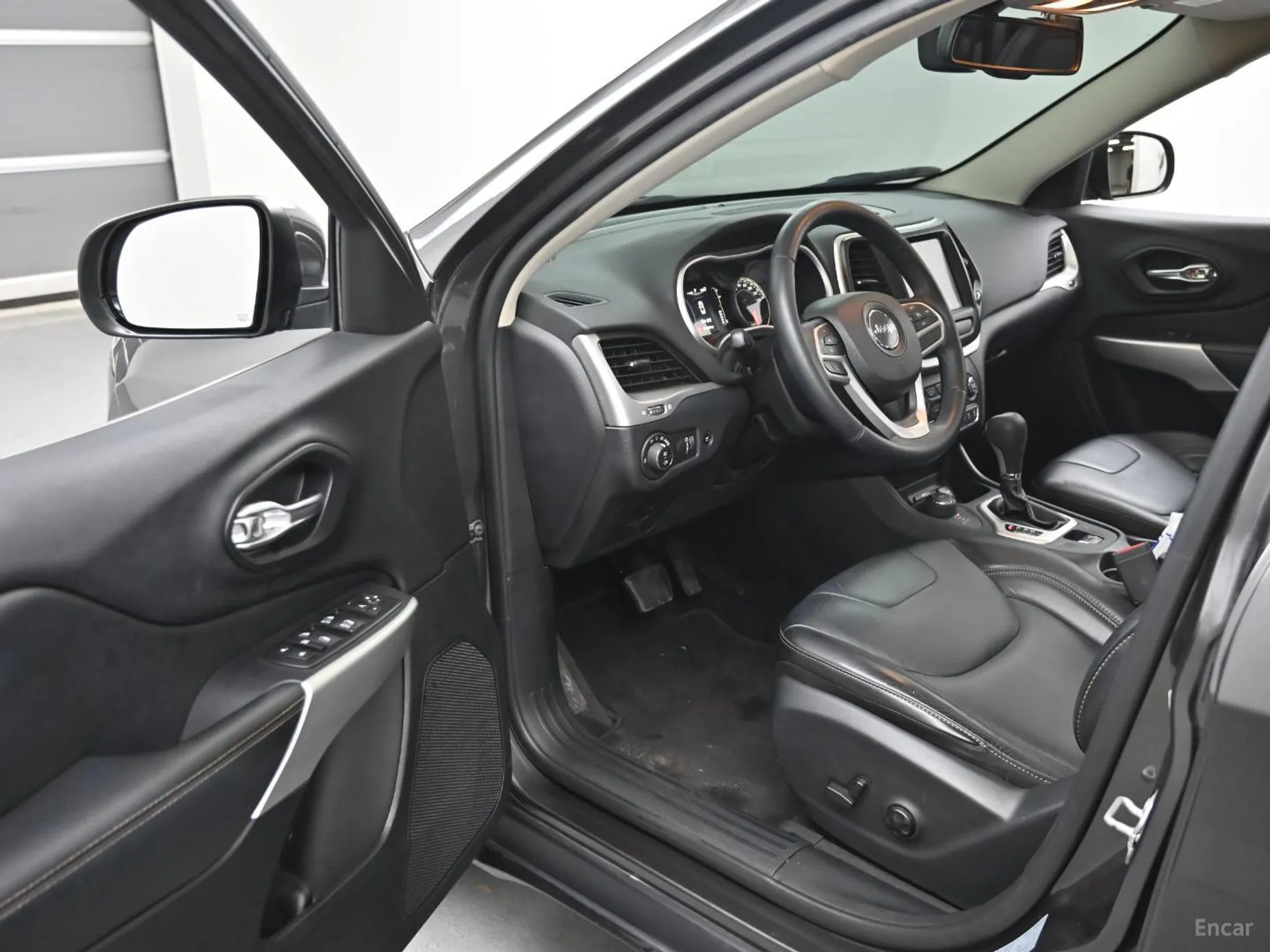 Jeep Cherokee (KL) превью 11