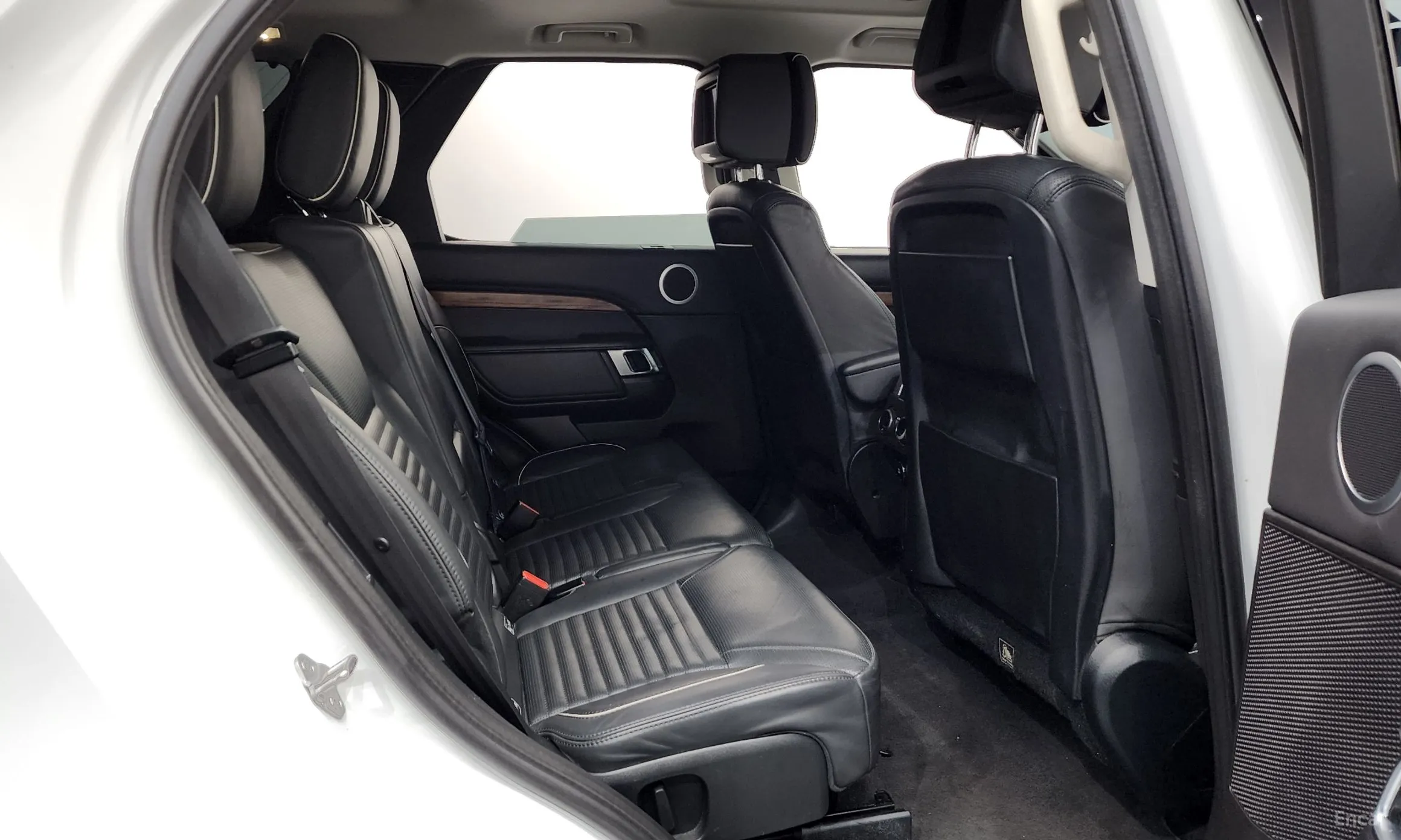Land Rover Discovery 5 превью 12