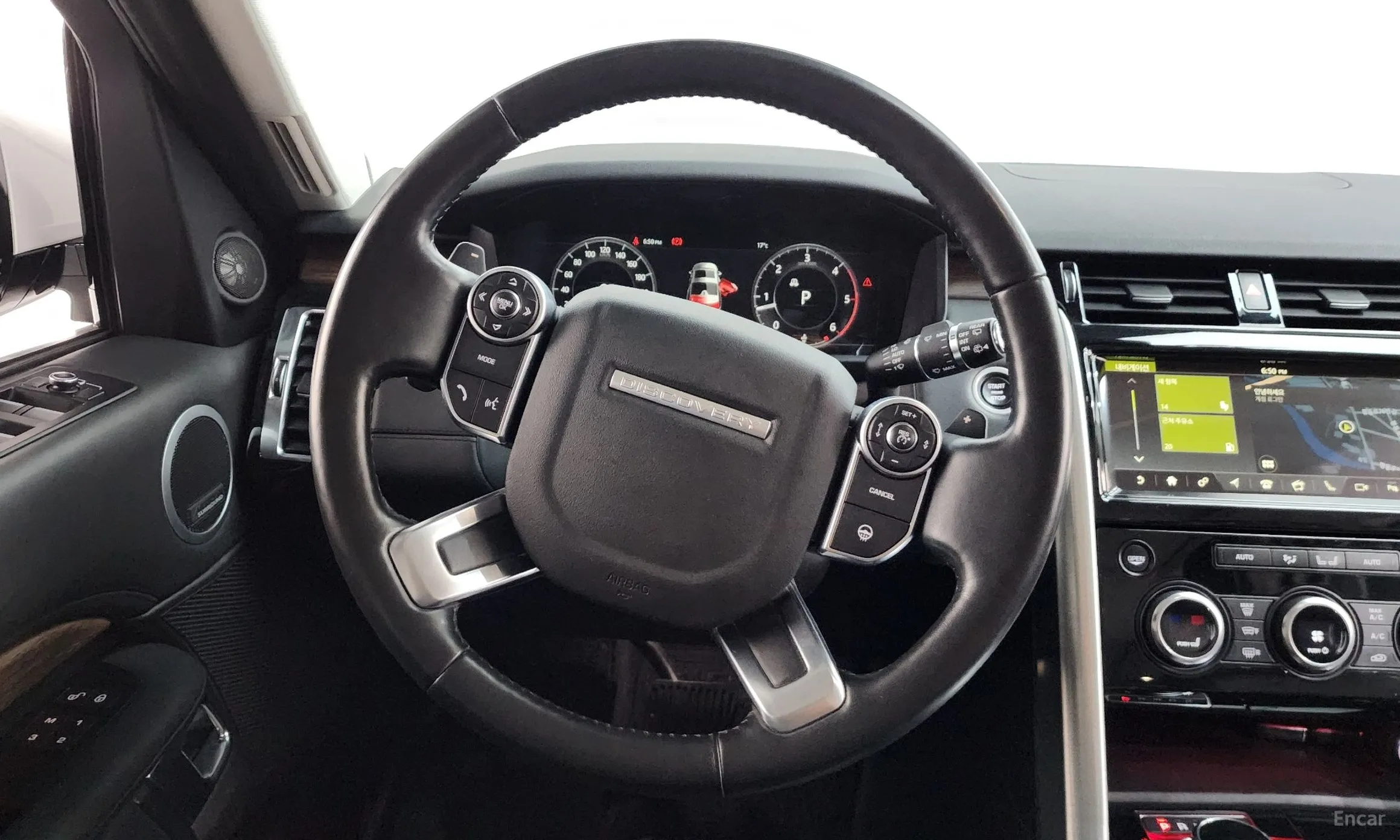 Land Rover Discovery 5 превью 13
