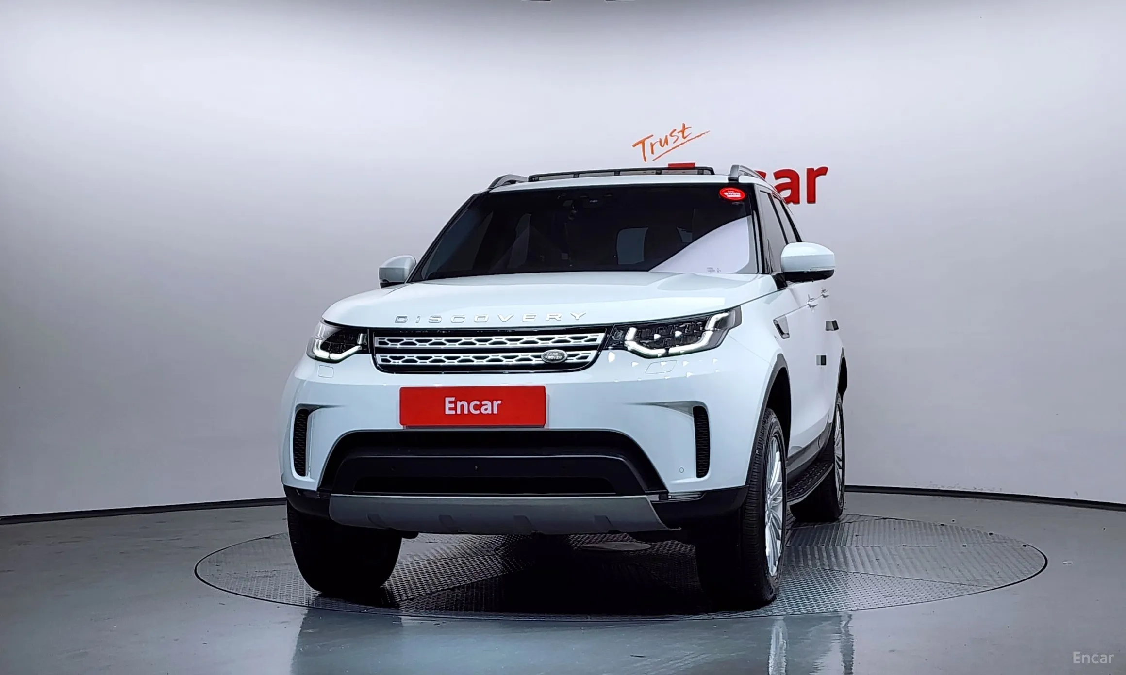 Land Rover Discovery 5 превью 3
