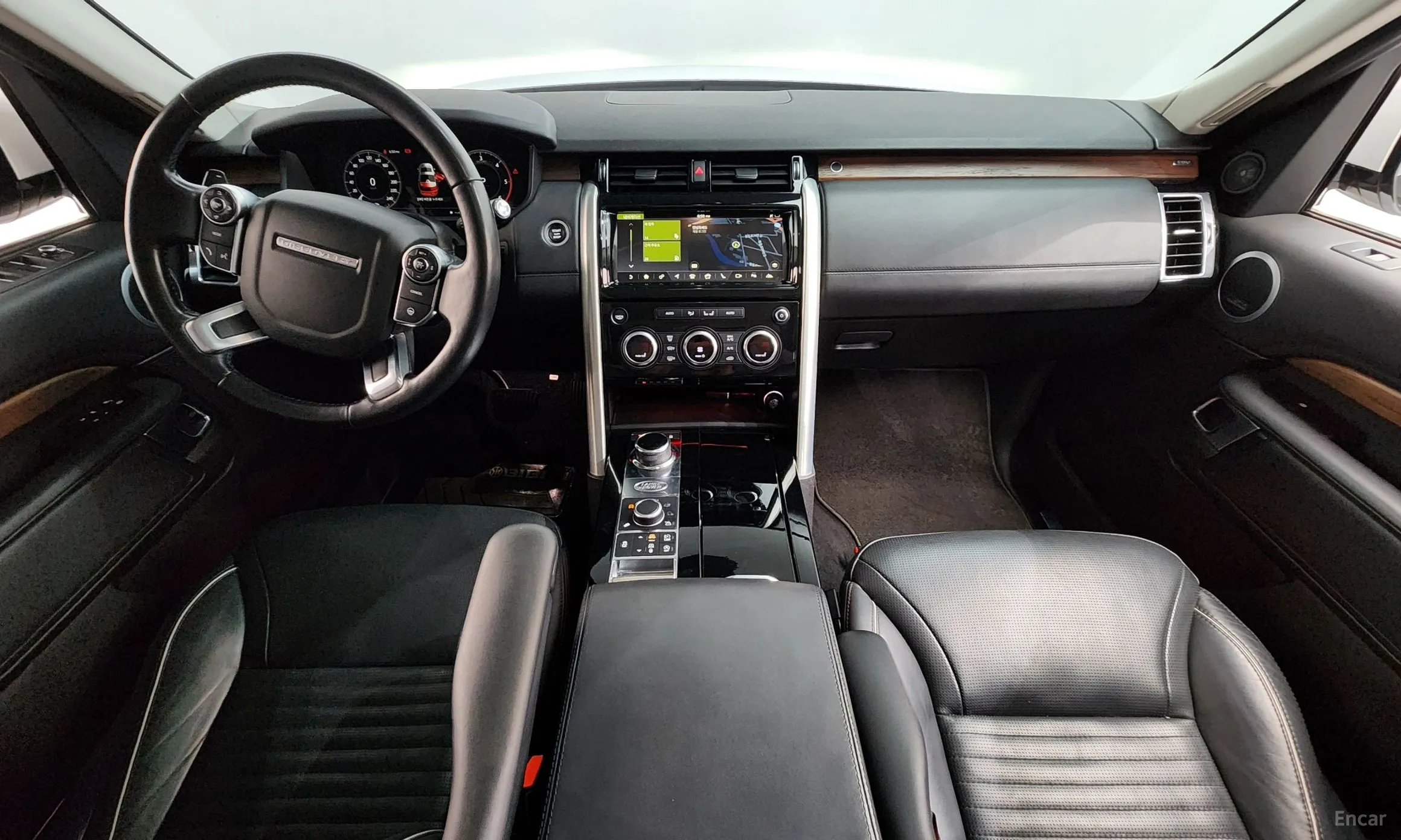 Land Rover Discovery 5 превью 7