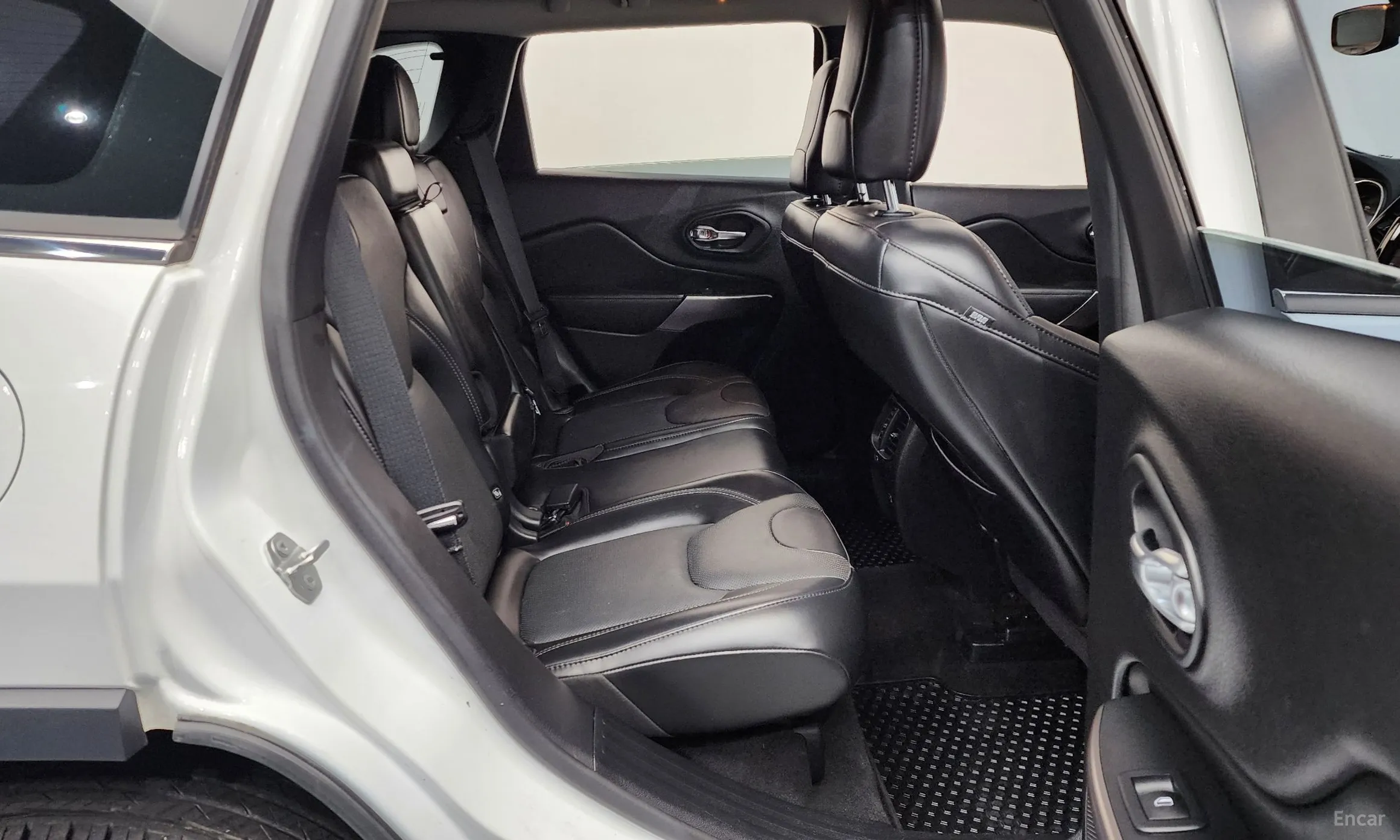 Jeep Cherokee (KL) превью 12