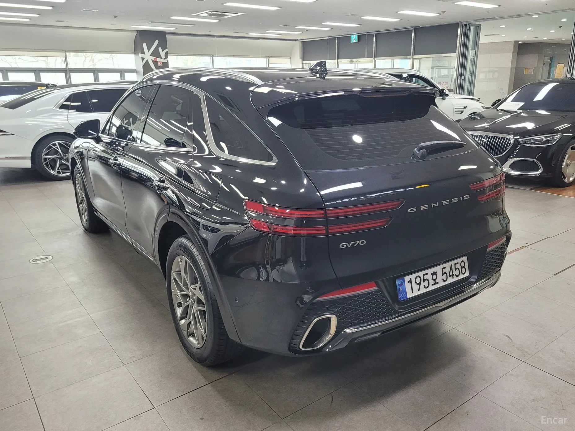 Genesis GV70 превью 2