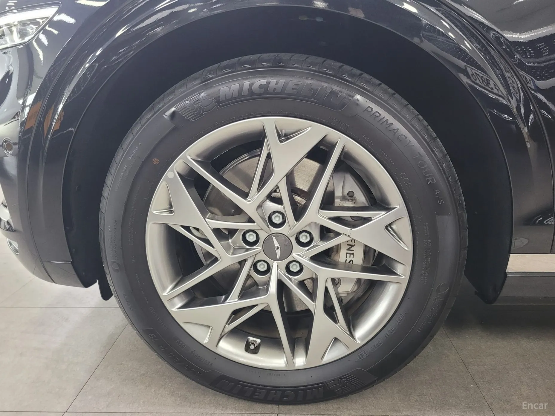Genesis GV70 превью 19