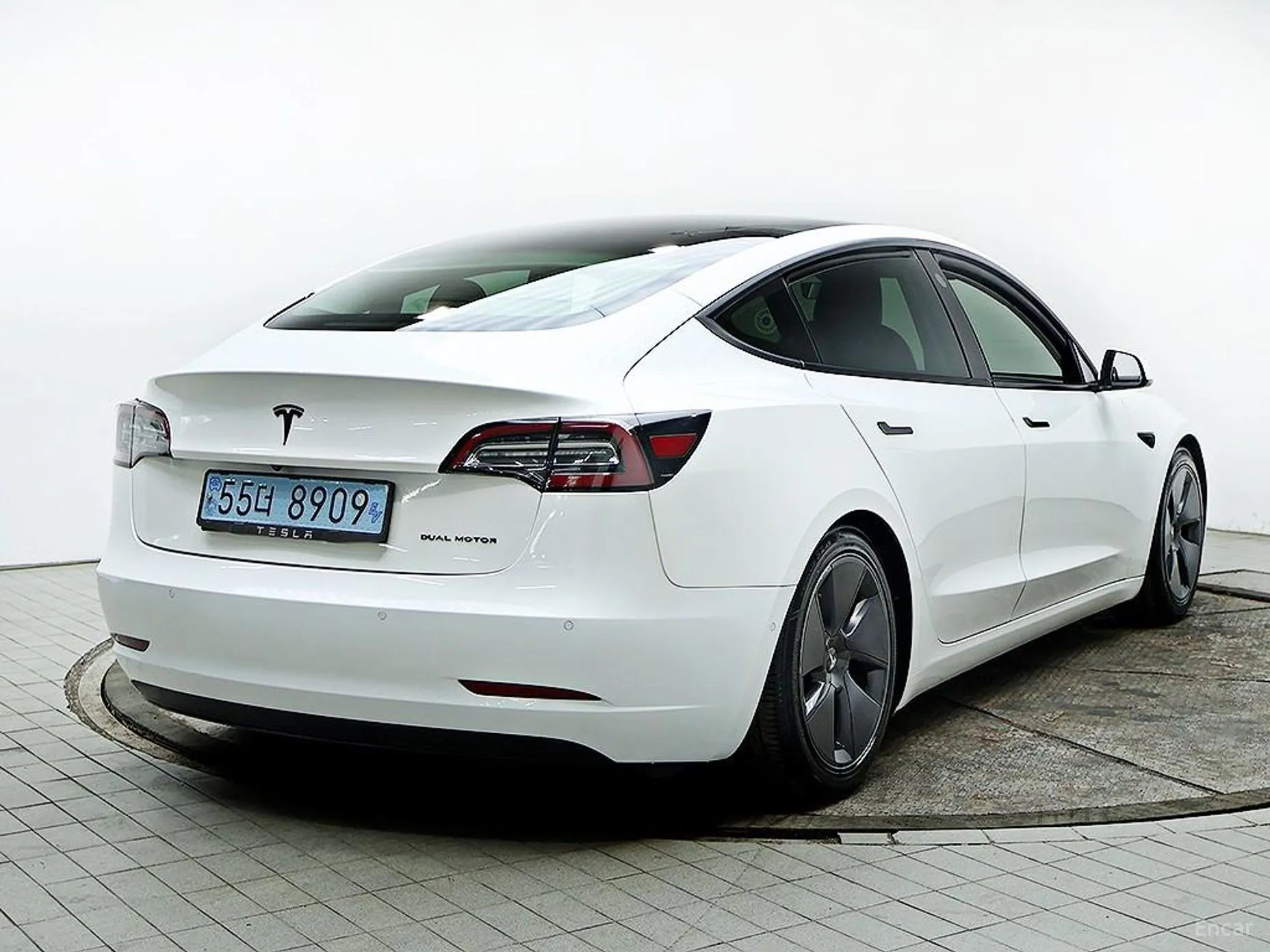 Tesla Model 3 превью 4