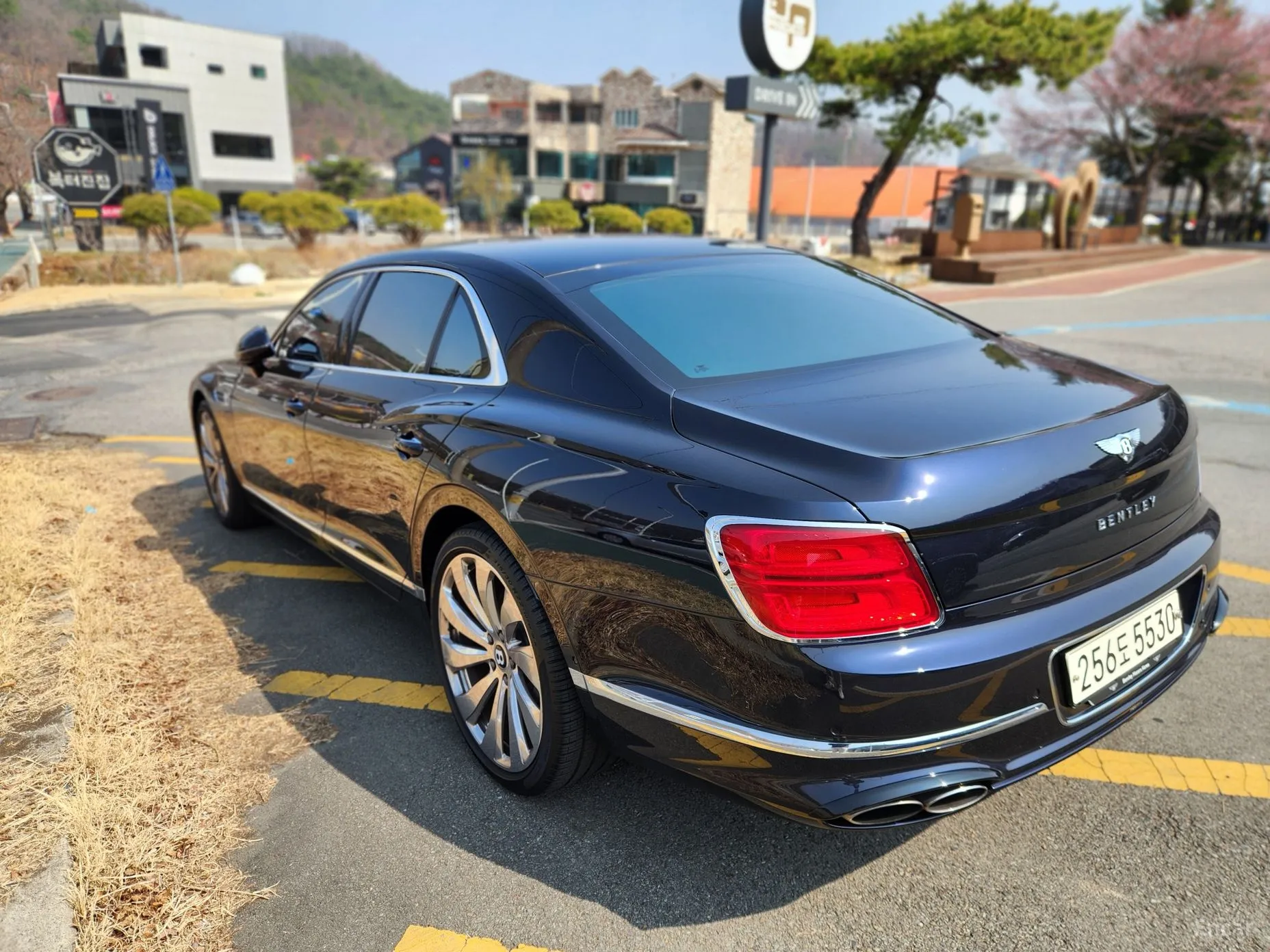 Bentley Flying Spur 3rd Generation превью 14