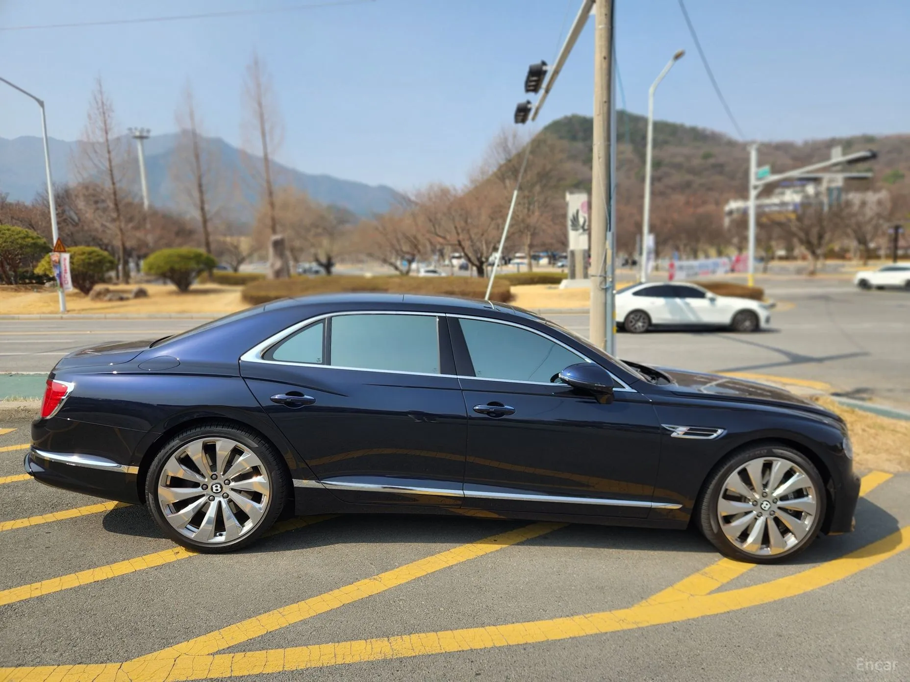 Bentley Flying Spur 3rd Generation превью 15