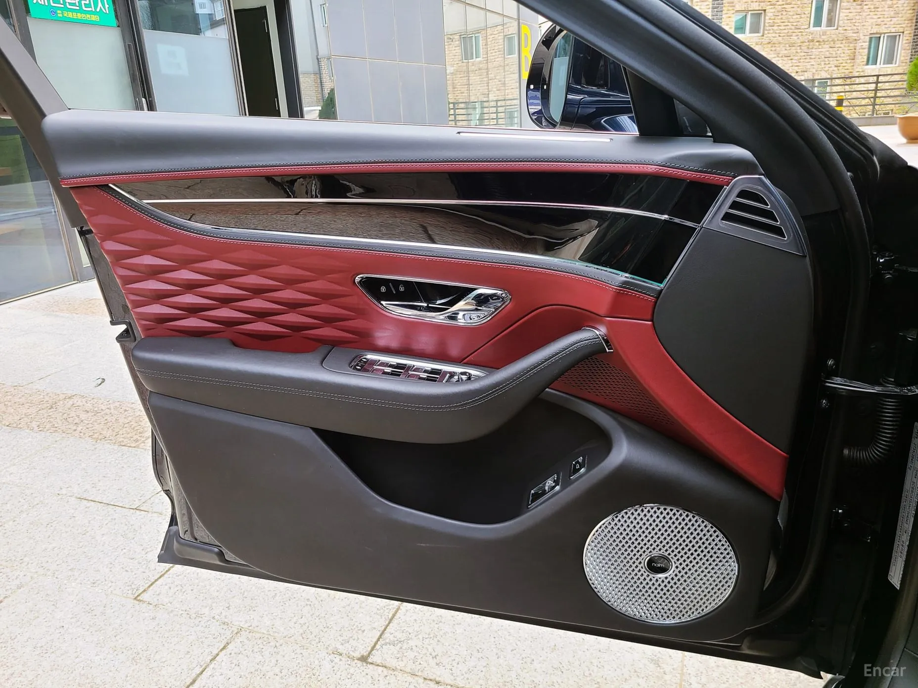 Bentley Flying Spur 3rd Generation превью 14