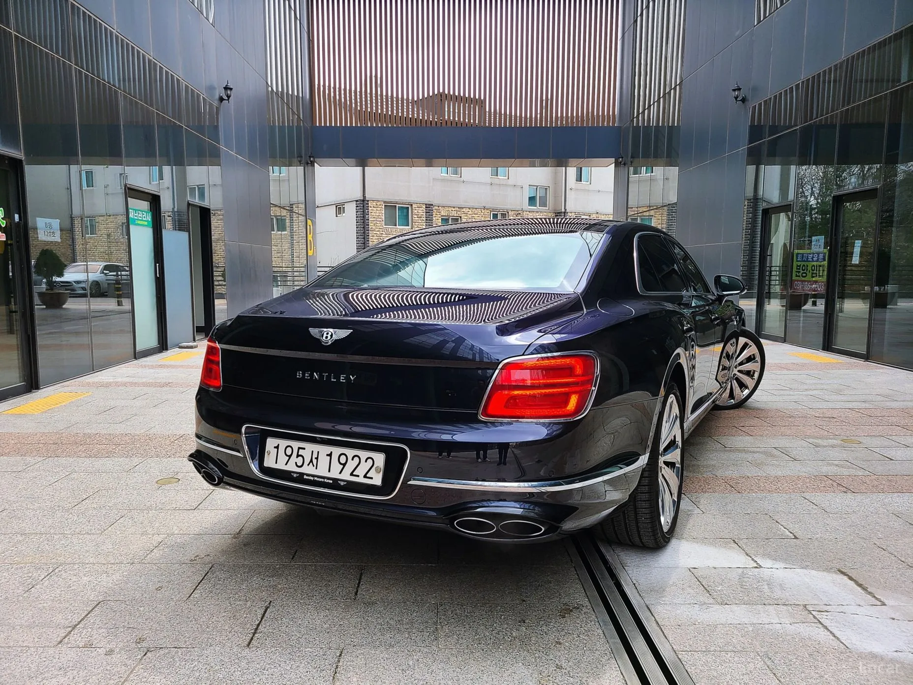 Bentley Flying Spur 3rd Generation превью 3