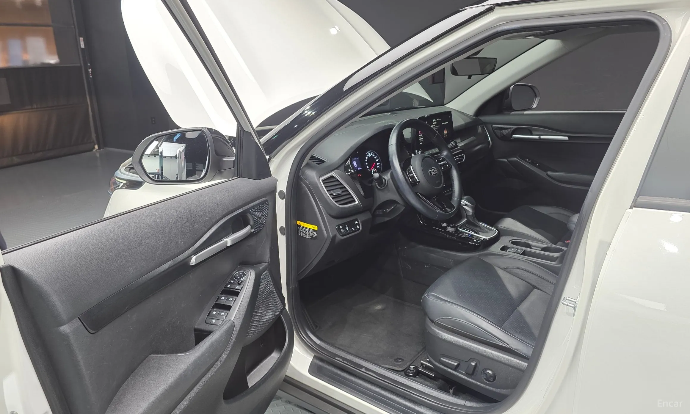 Kia Seltos превью 11