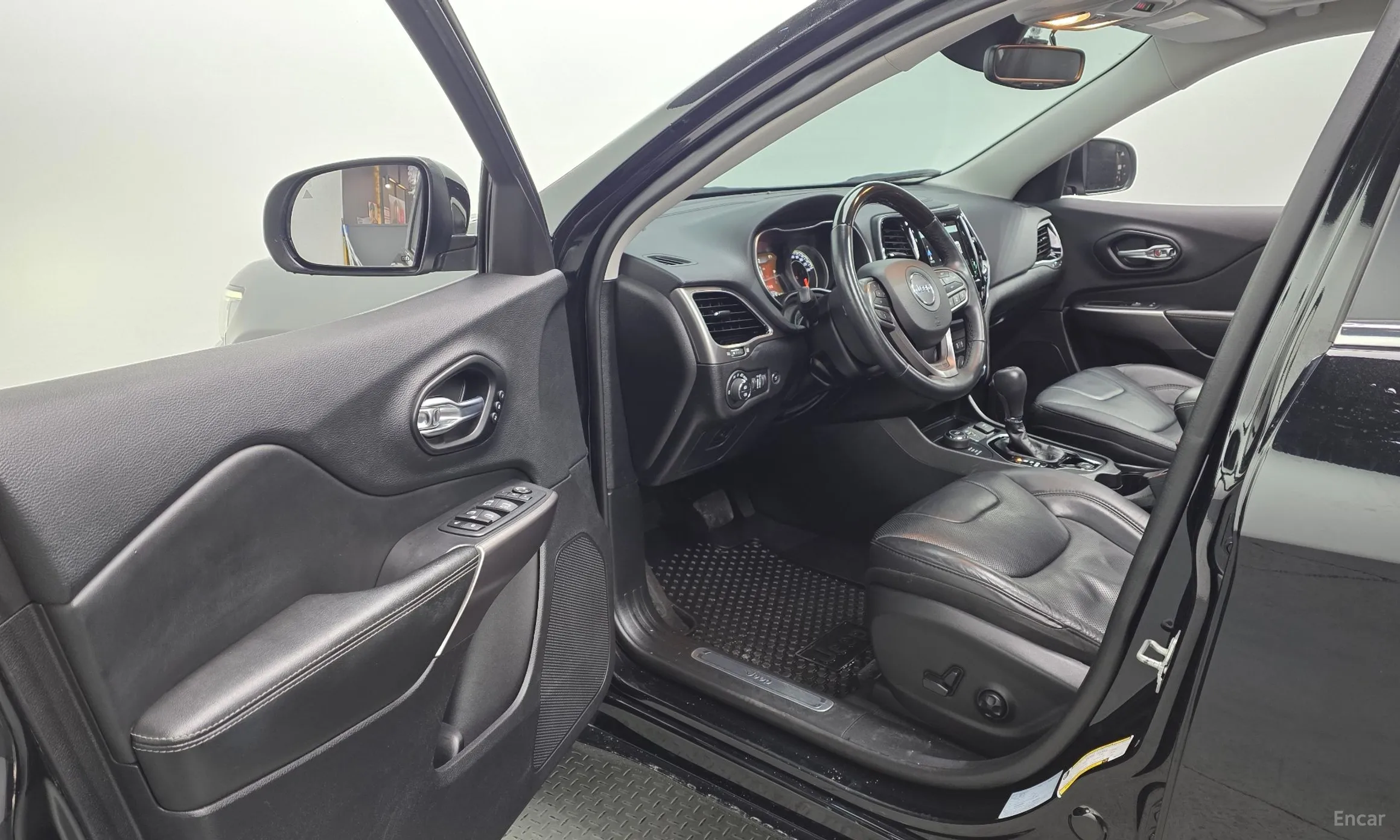 Jeep Cherokee (KL) превью 10