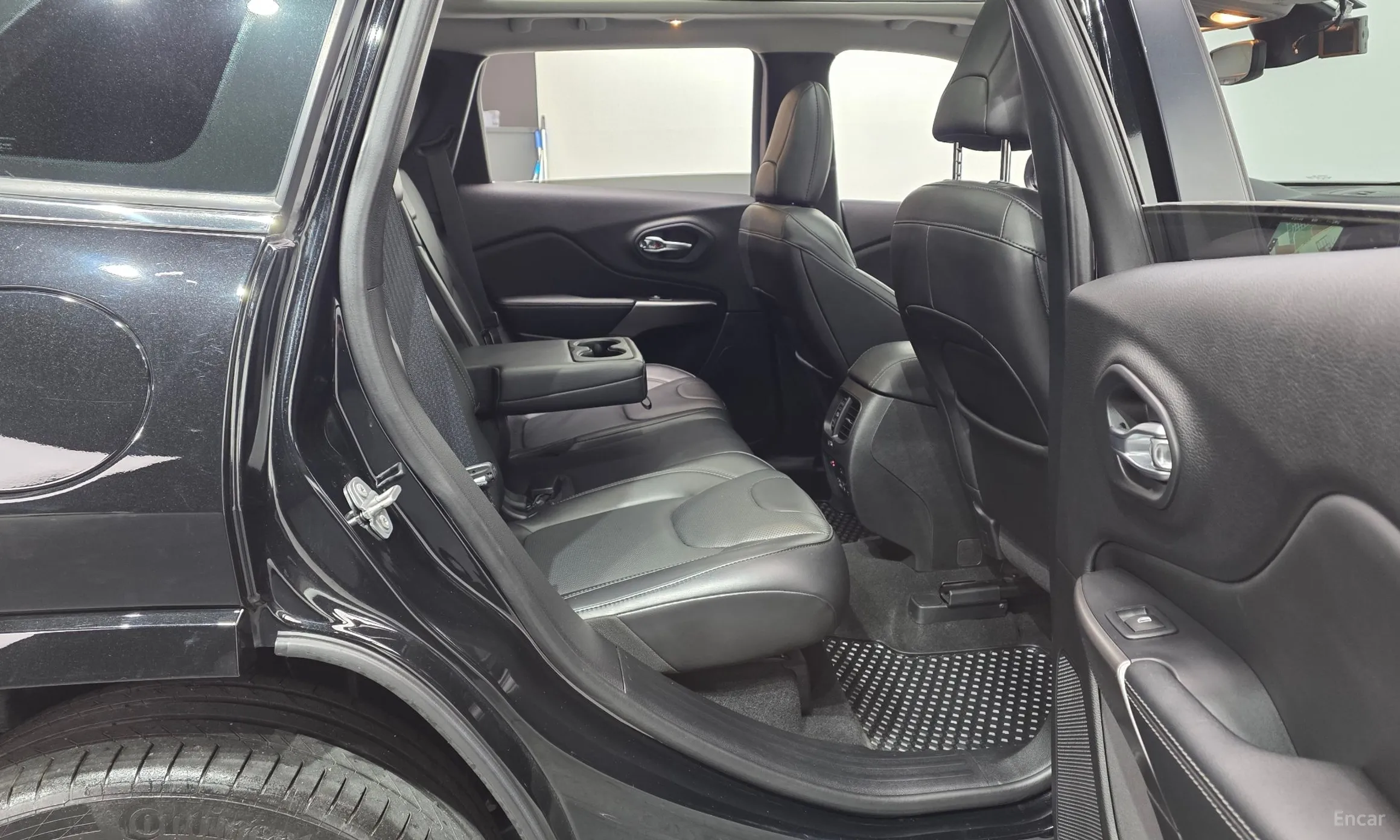 Jeep Cherokee (KL) превью 12