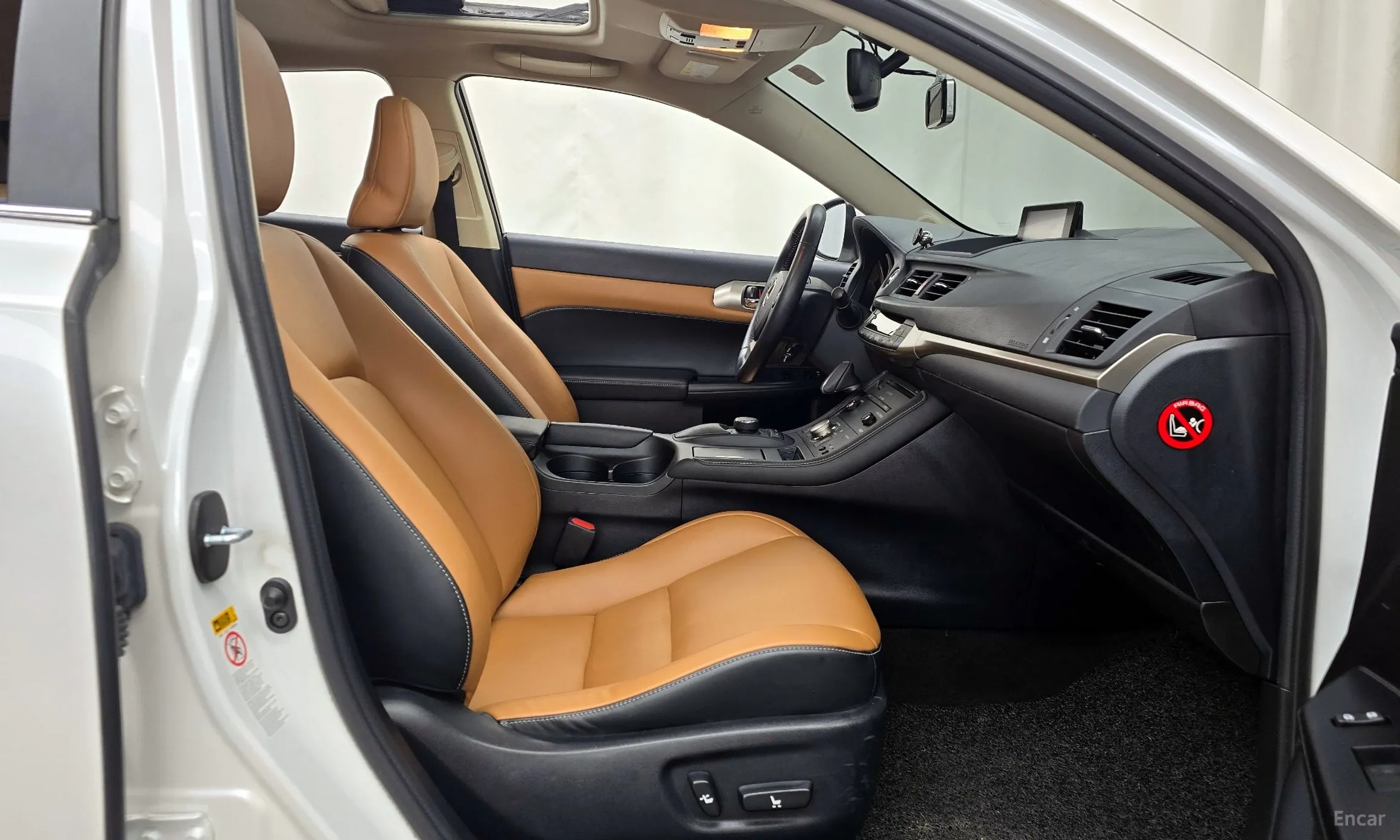 Lexus CT200h превью 11