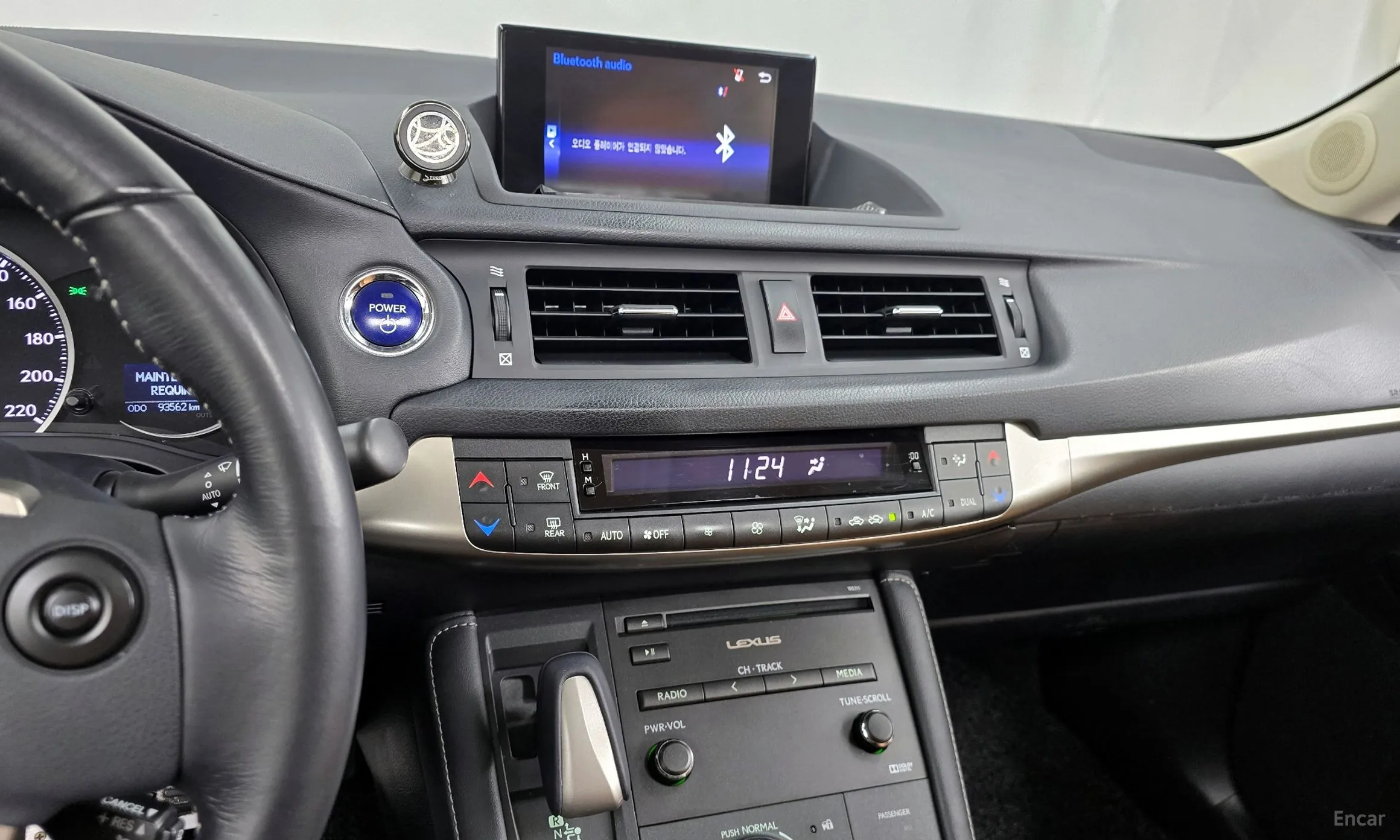 Lexus CT200h превью 14