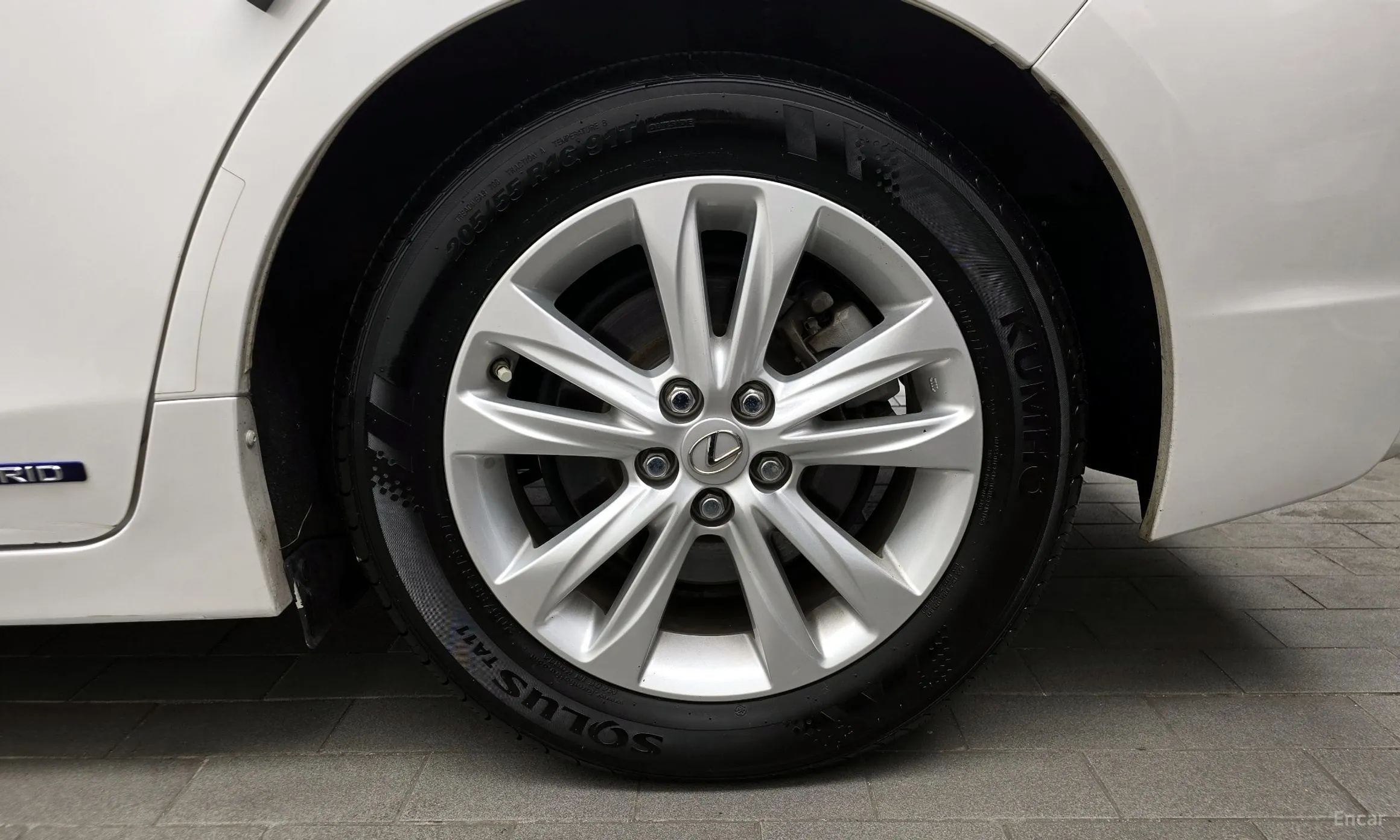 Lexus CT200h превью 5