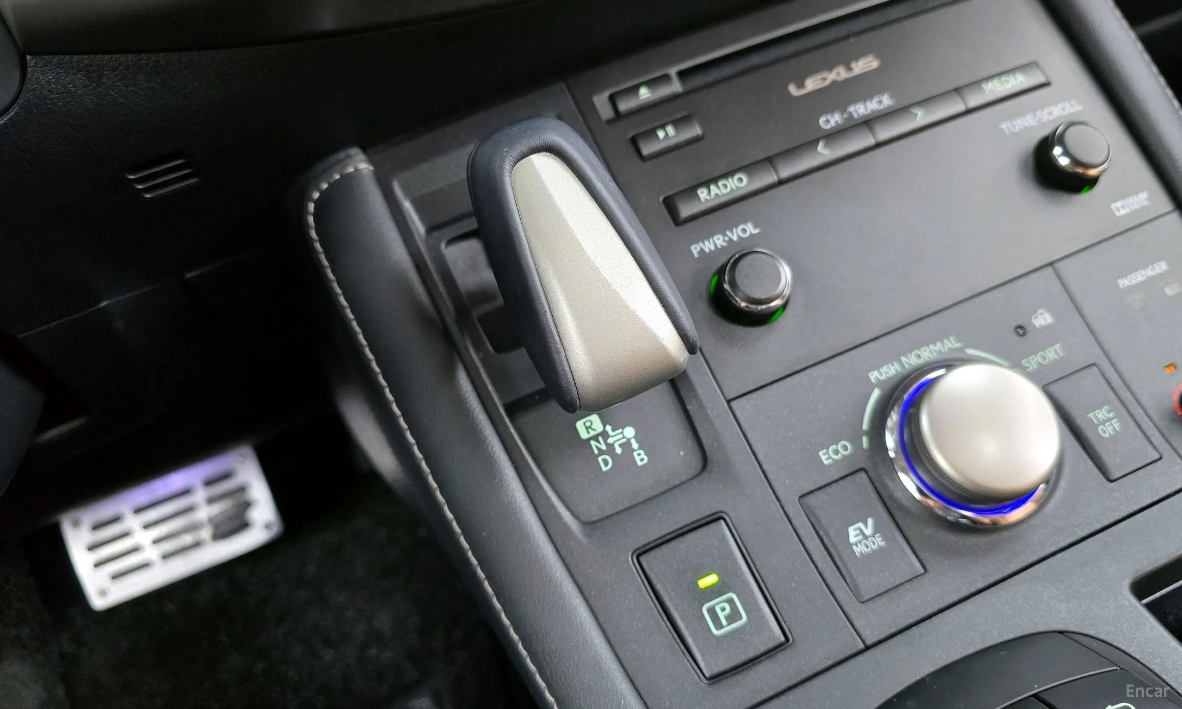 Lexus CT200h превью 9