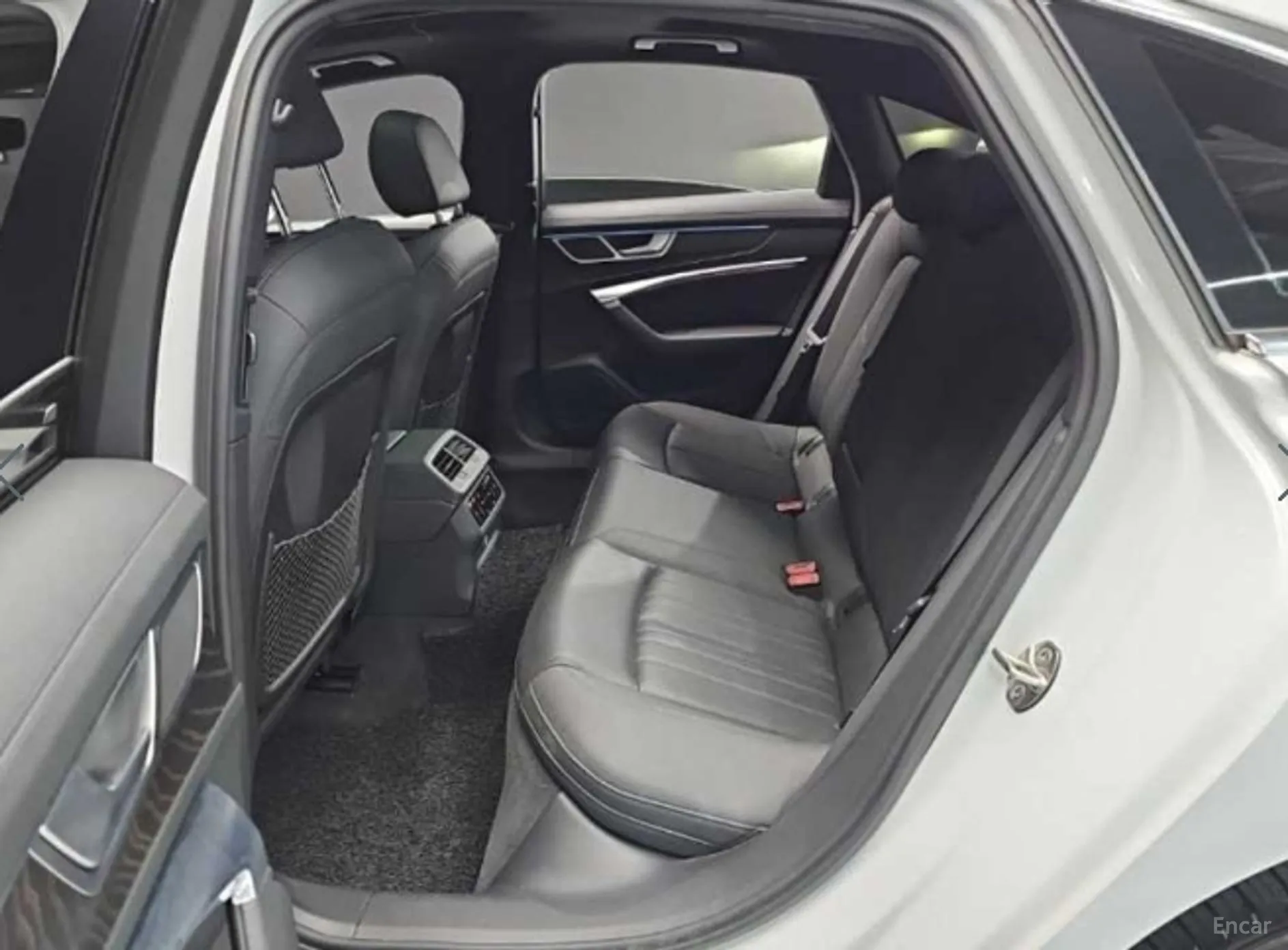 Audi A6 (C8) превью 18