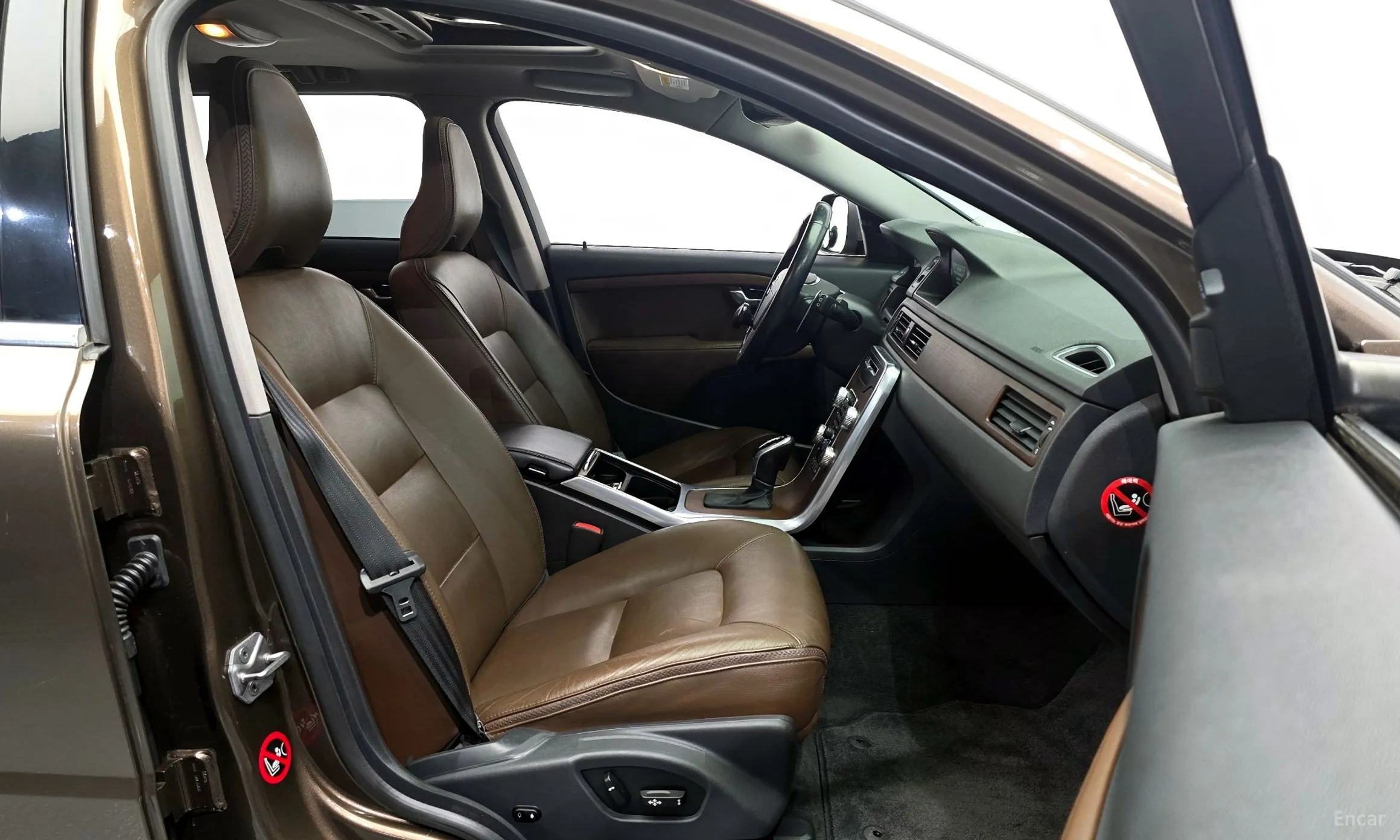 Volvo XC70 превью 11