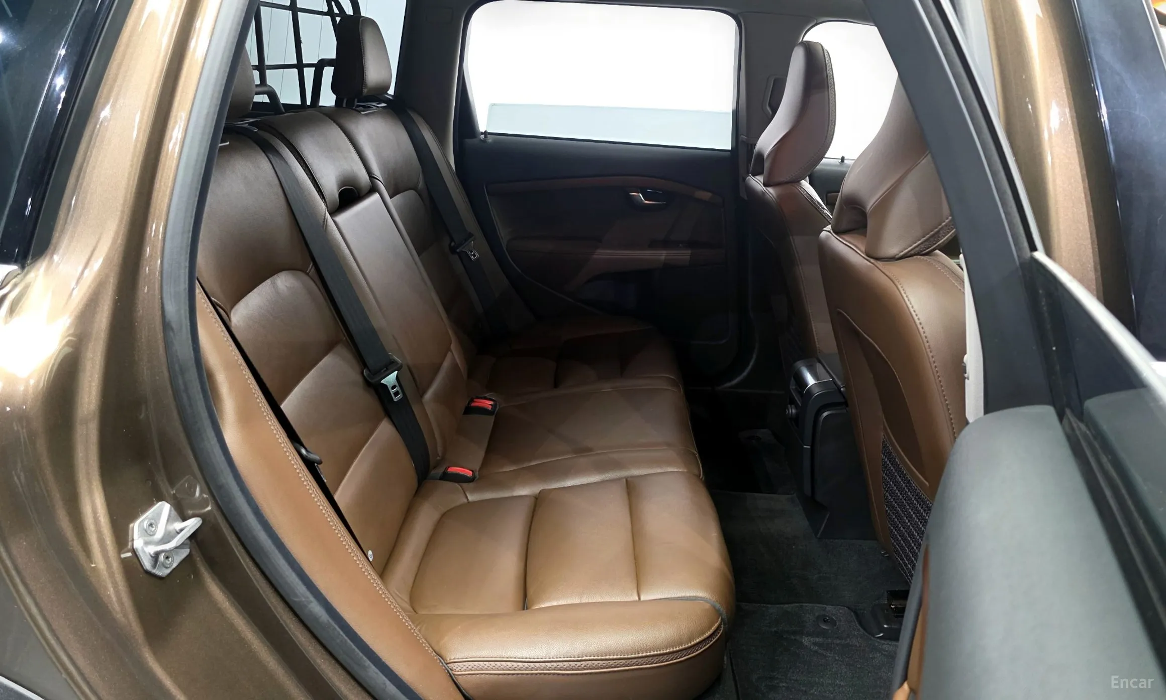 Volvo XC70 превью 12