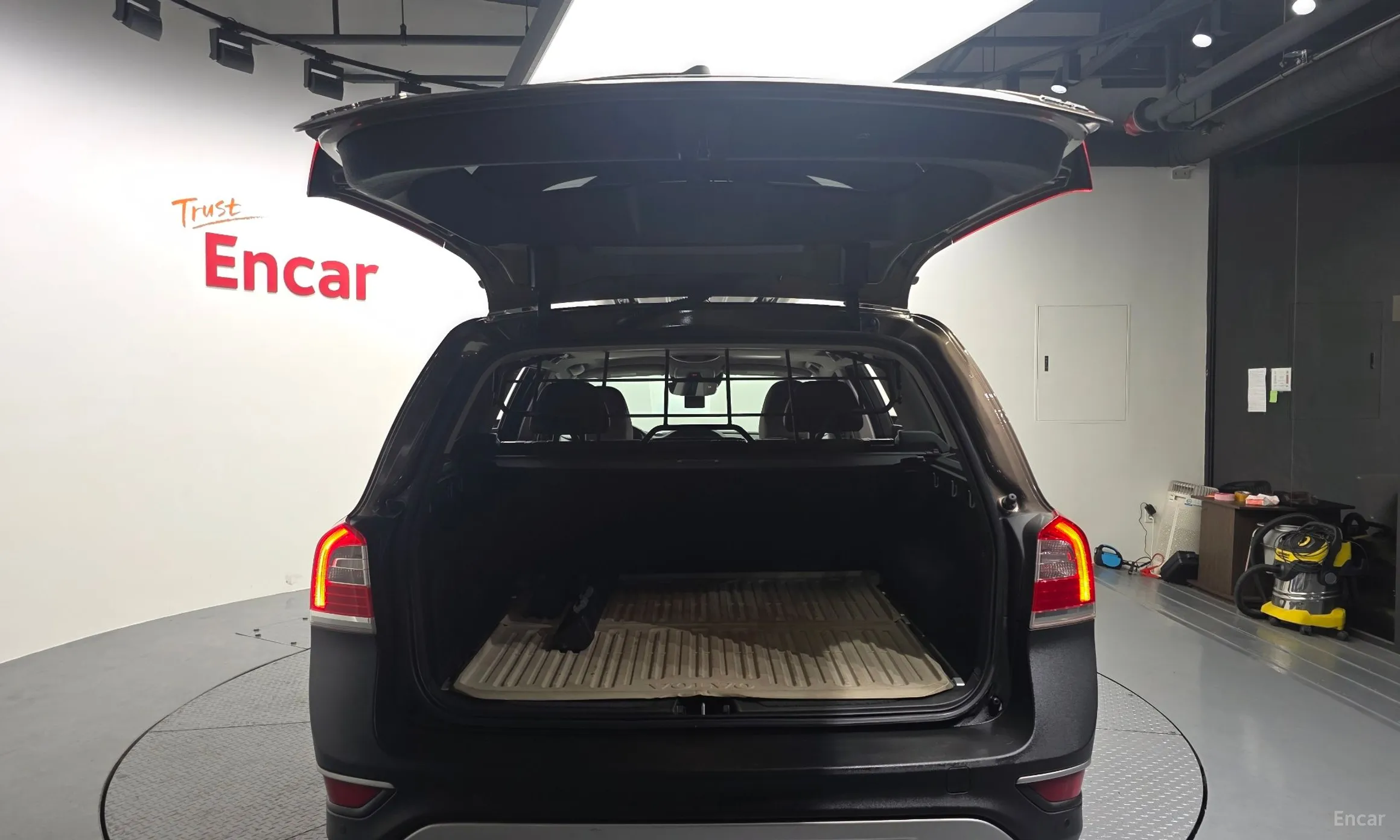 Volvo XC70 превью 20