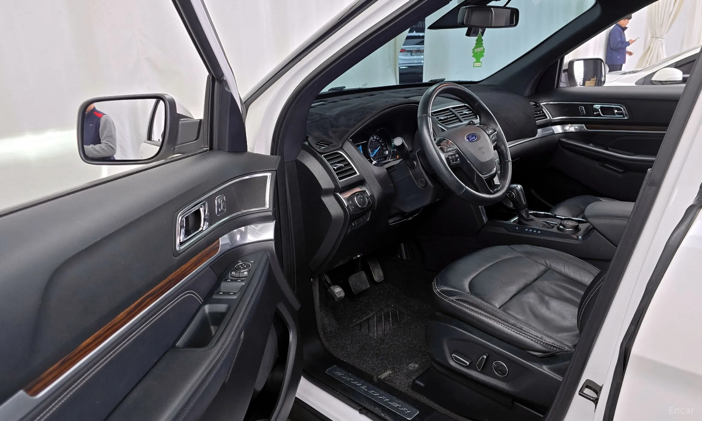 Ford Explorer превью 10