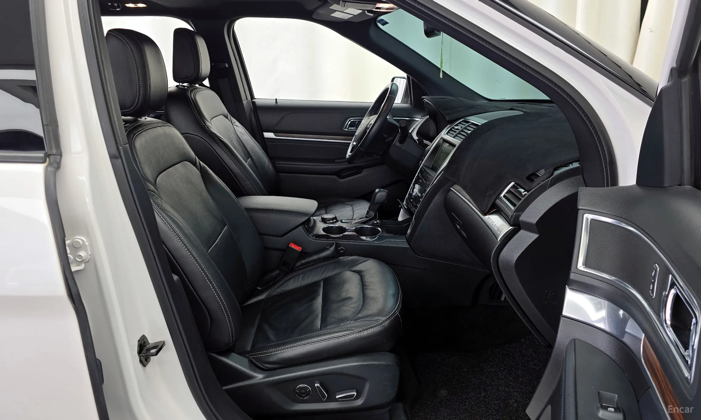Ford Explorer превью 11