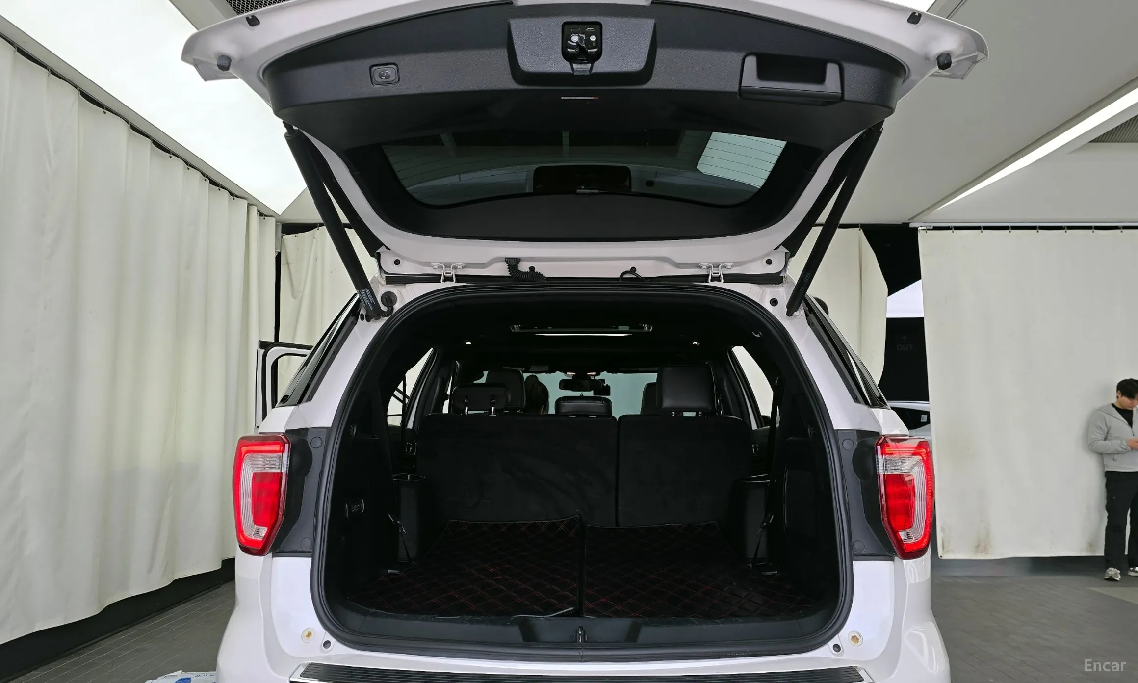Ford Explorer превью 20