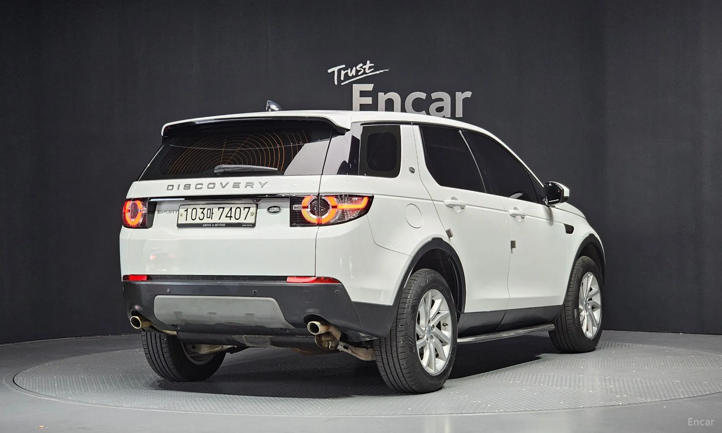 Land Rover Discovery Sports превью 2