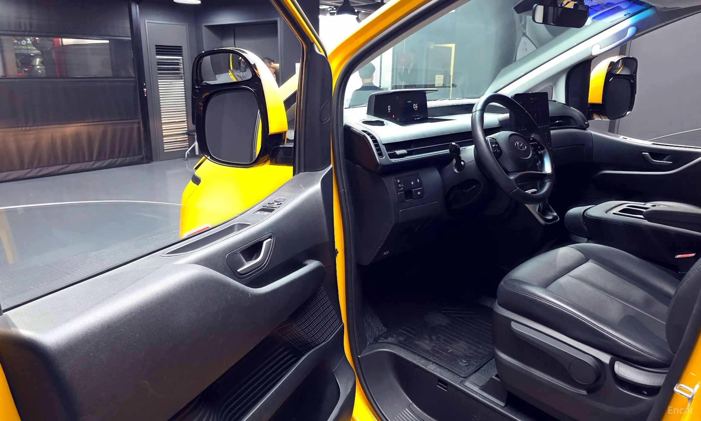 Hyundai Staria превью 11