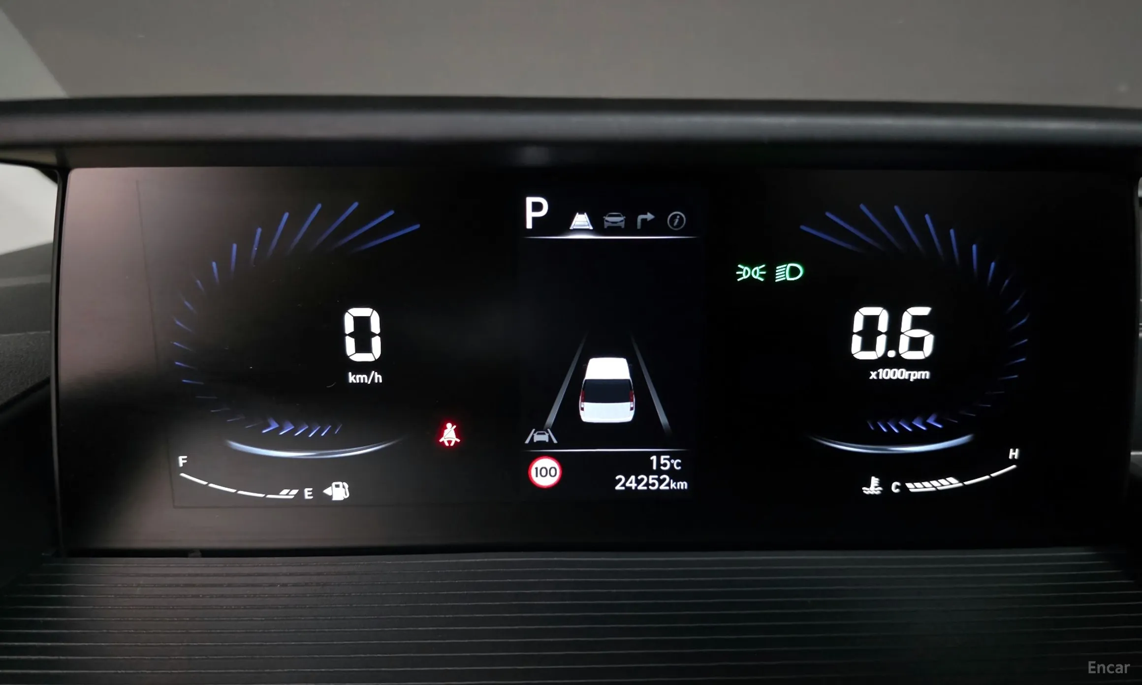 Hyundai Staria превью 8