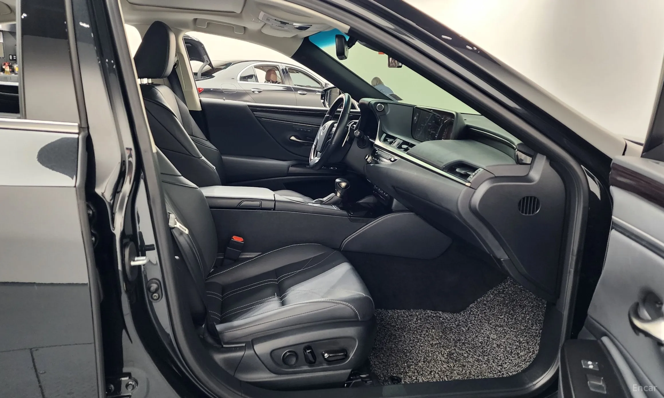 Lexus ES300h 7th Generation превью 11