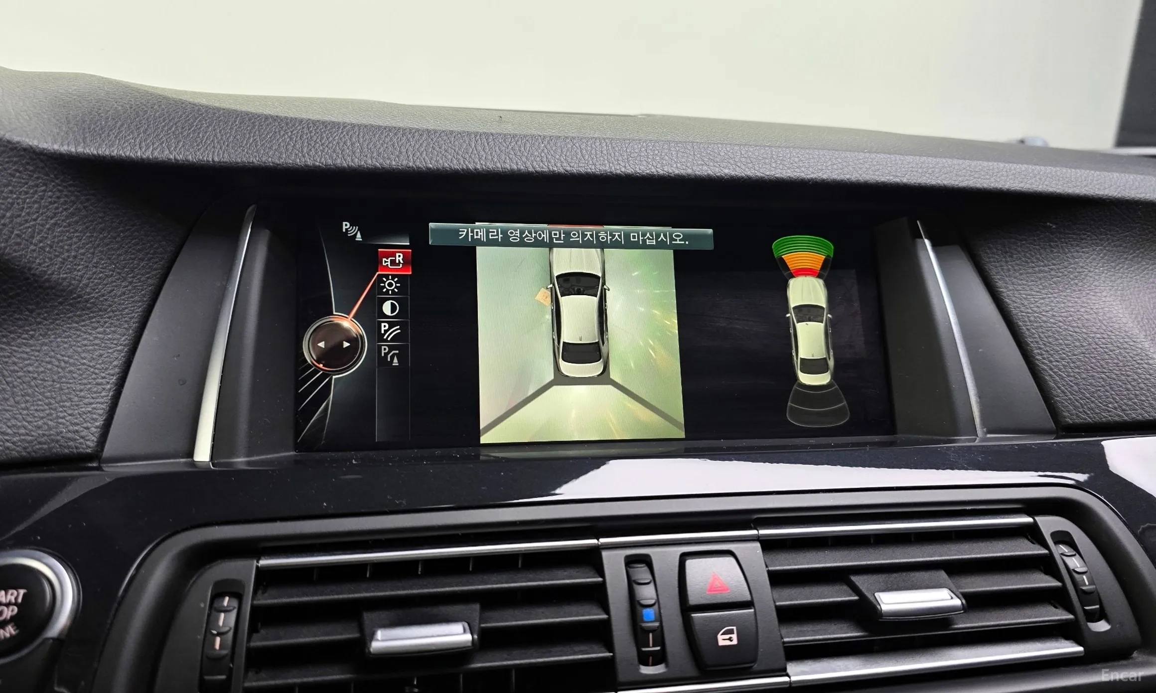 BMW 5 Series (F10) превью 15