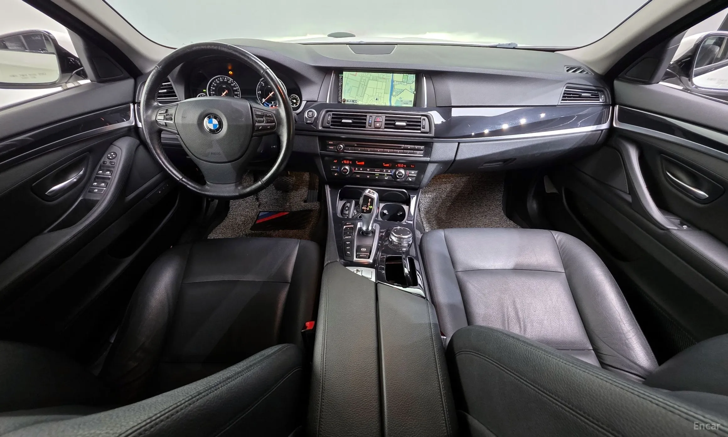 BMW 5 Series (F10) превью 7