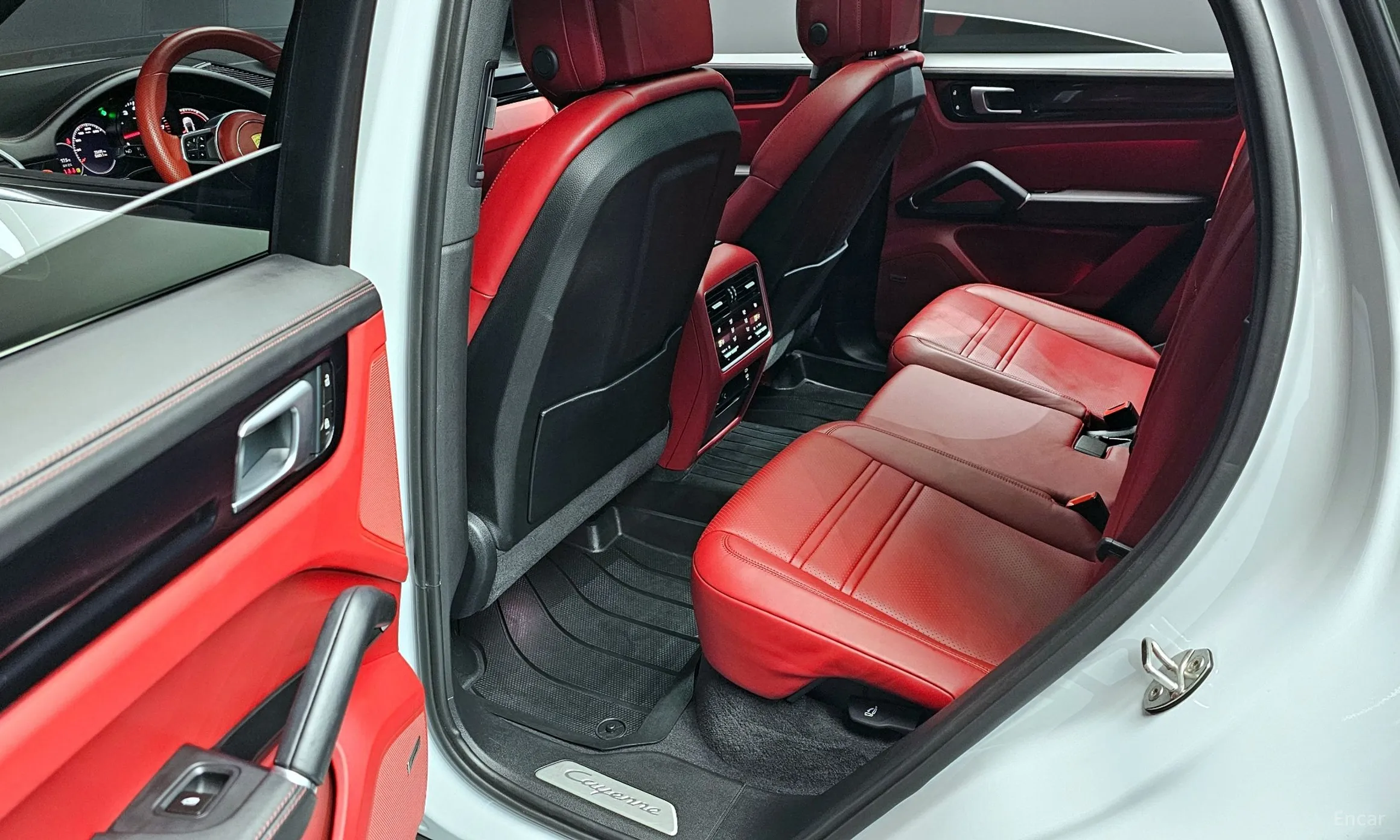 Porsche Cayenne (PO536) превью 12