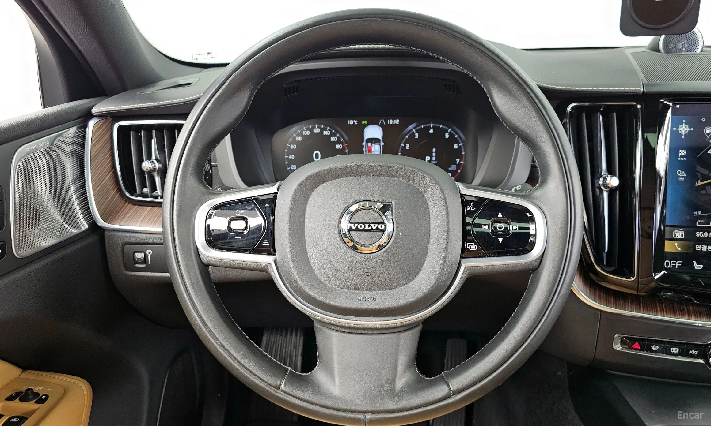 Volvo XC60 Gen 2 превью 13