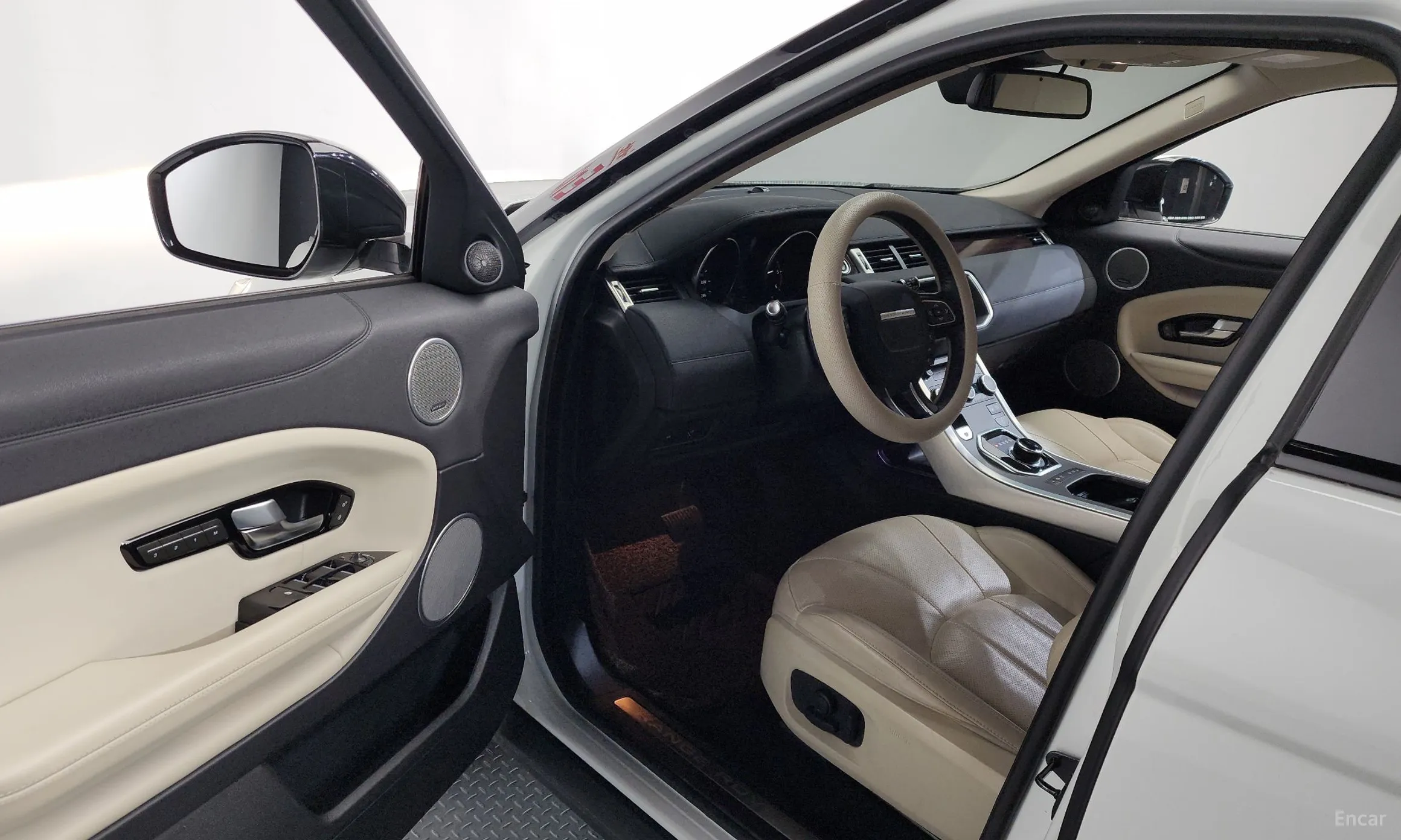 Land Rover Range Rover Evoque превью 10