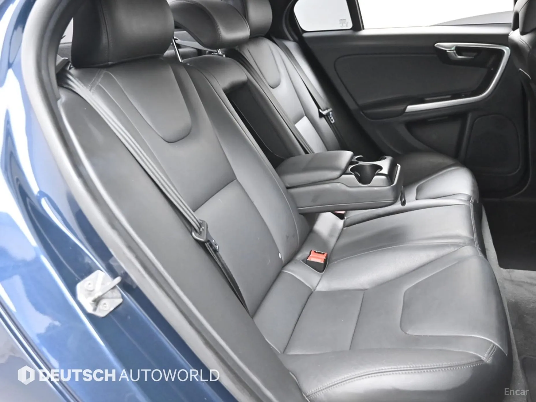 Volvo S60 превью 12