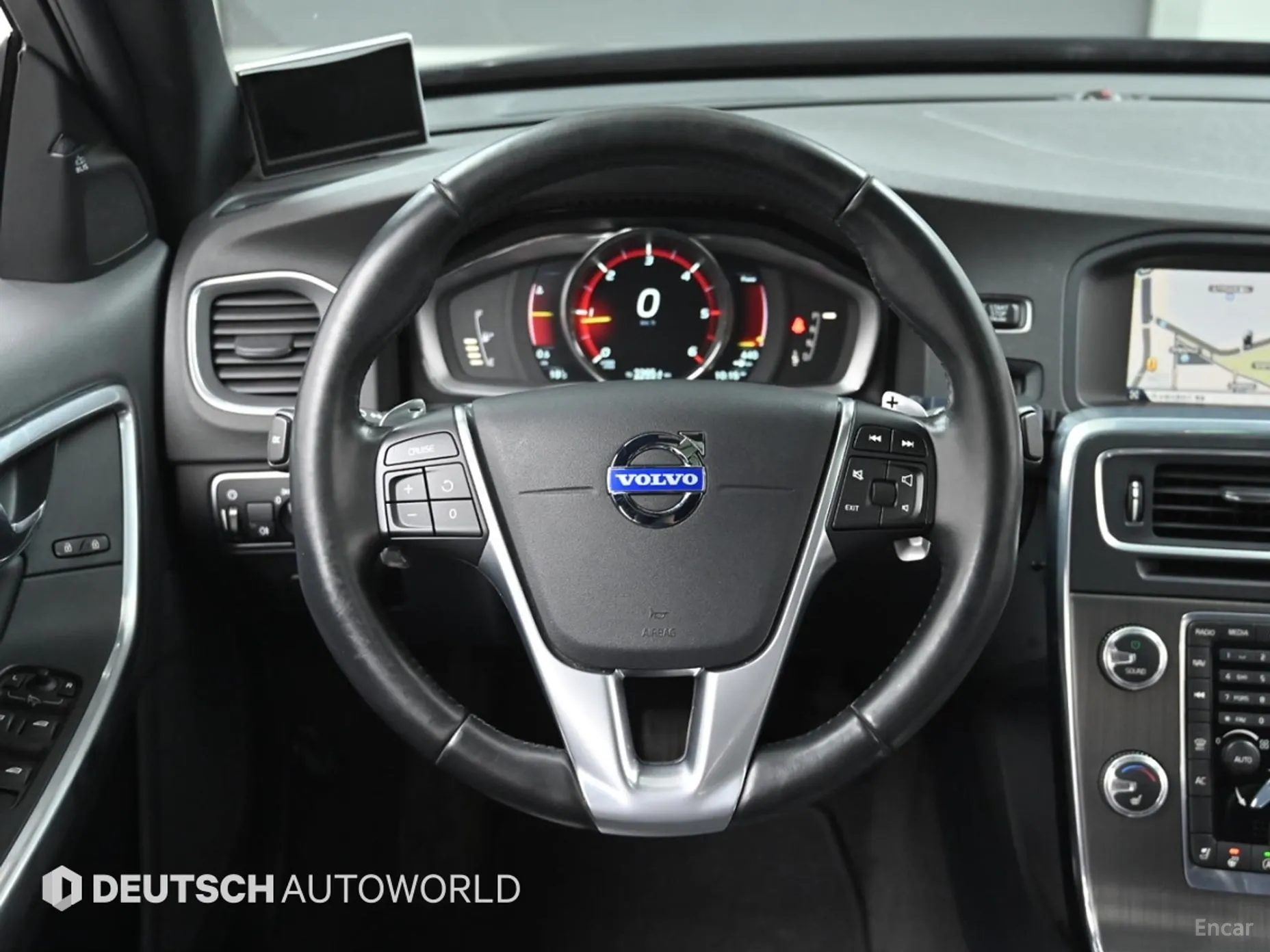 Volvo S60 превью 13