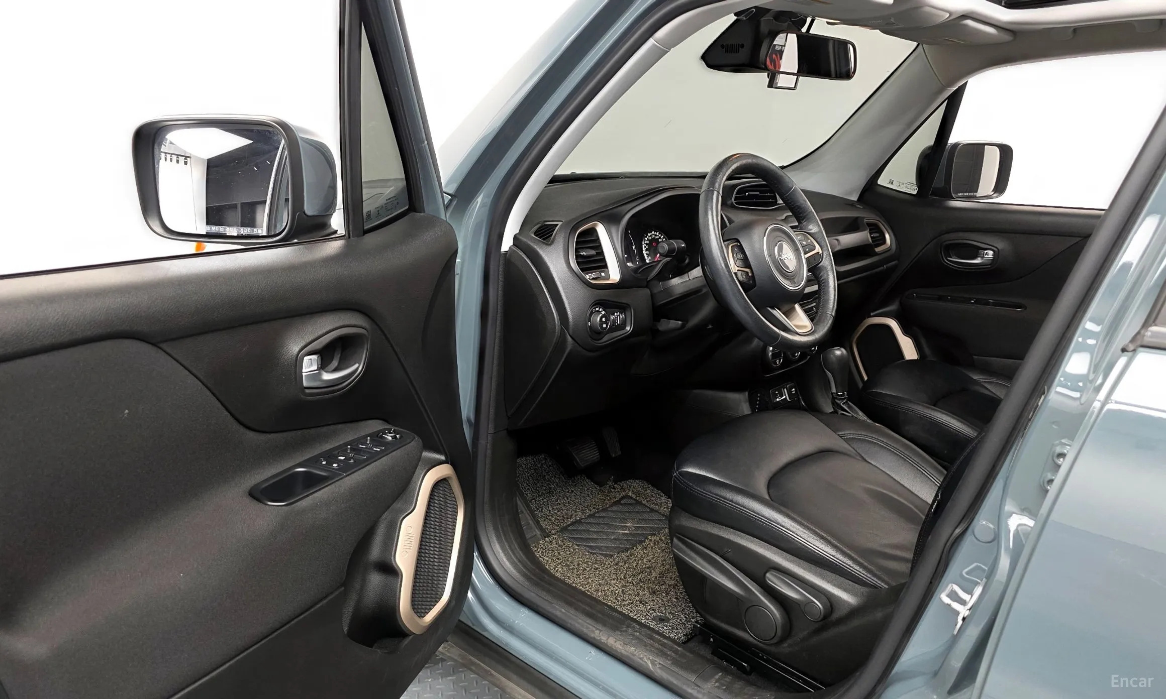 Jeep Renegade превью 11