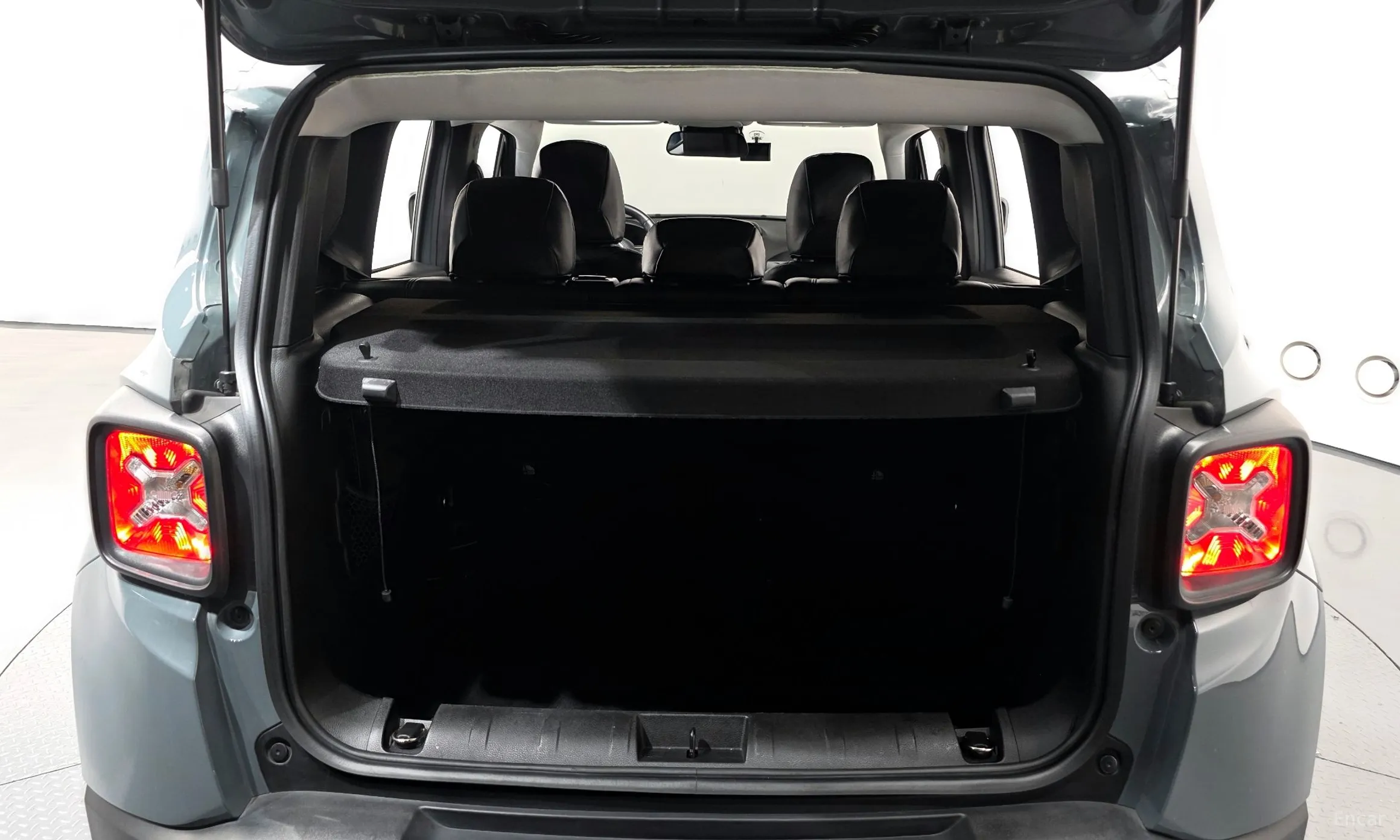 Jeep Renegade превью 20