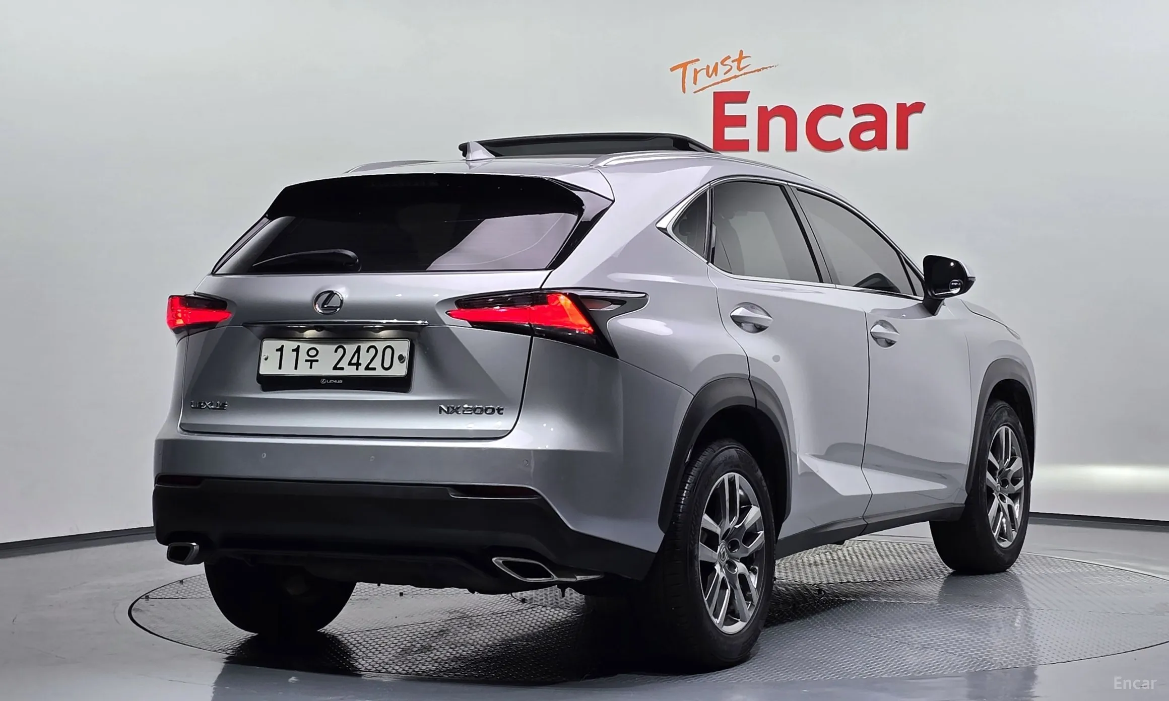Lexus NX200t превью 2