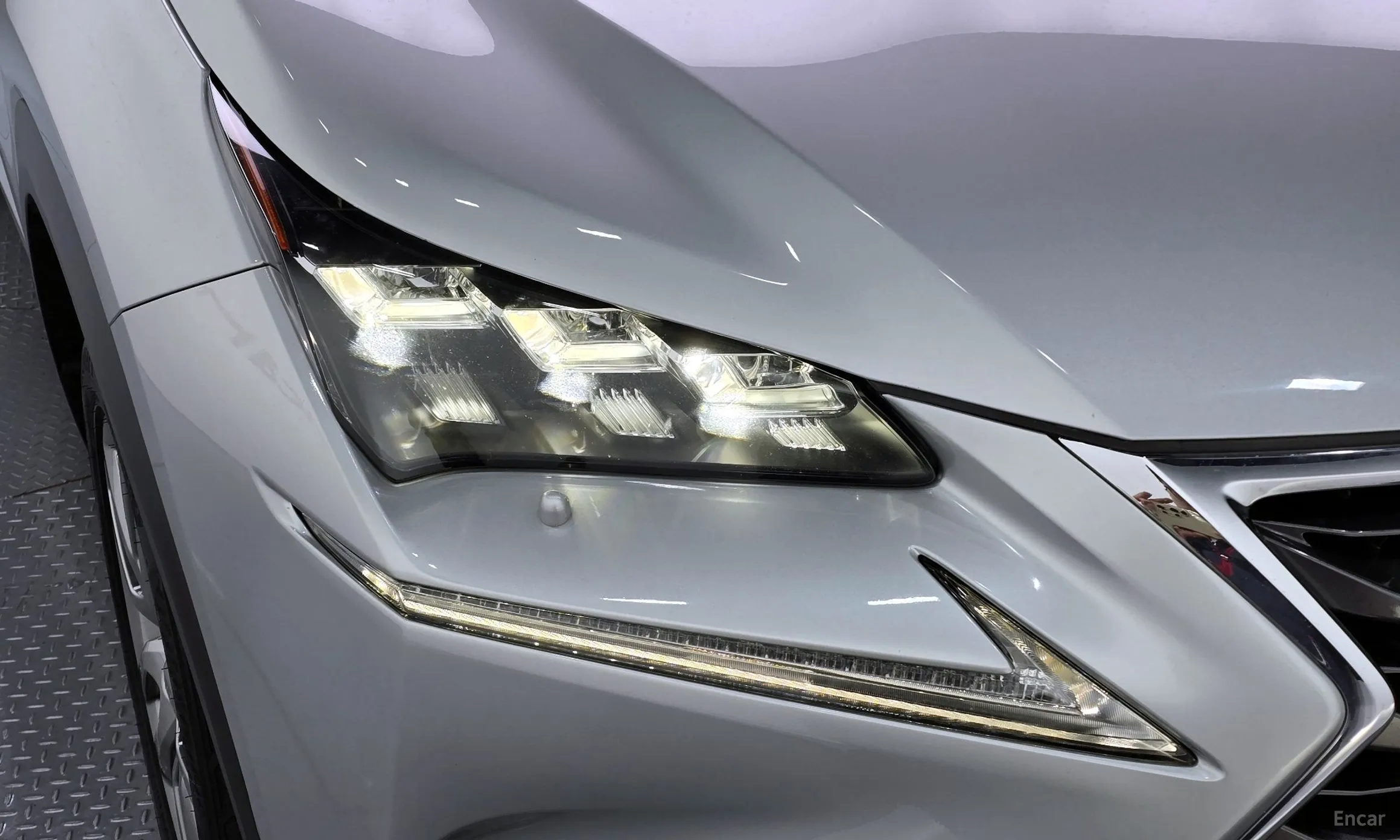 Lexus NX200t превью 20