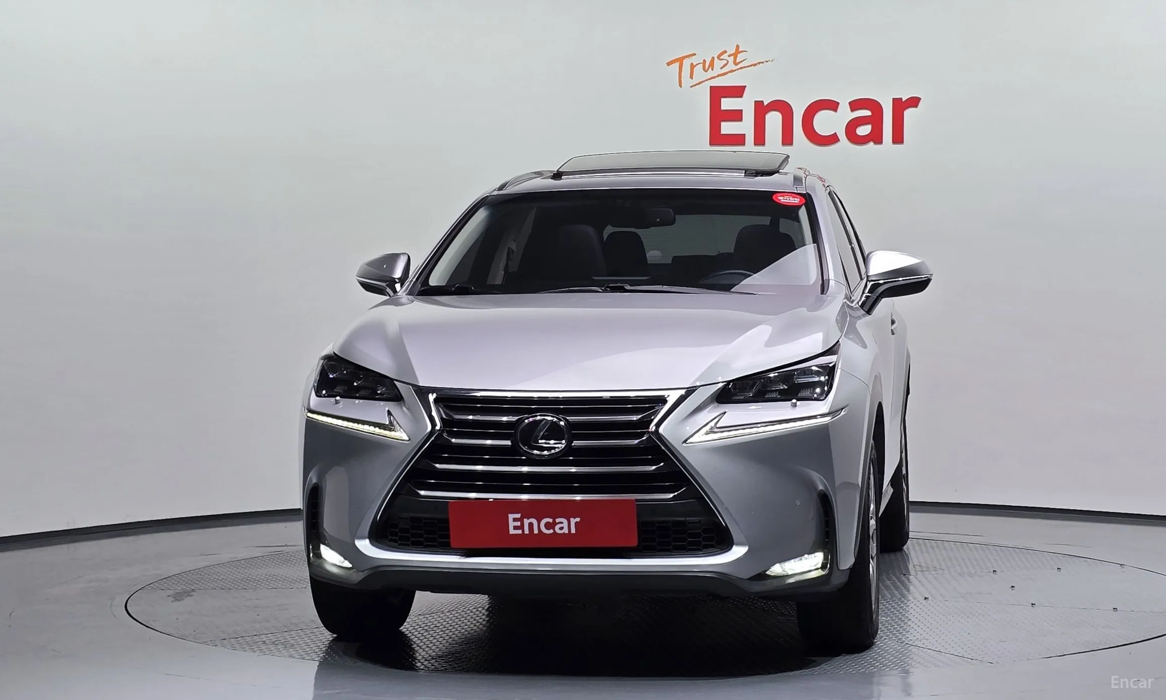 Lexus NX200t превью 3