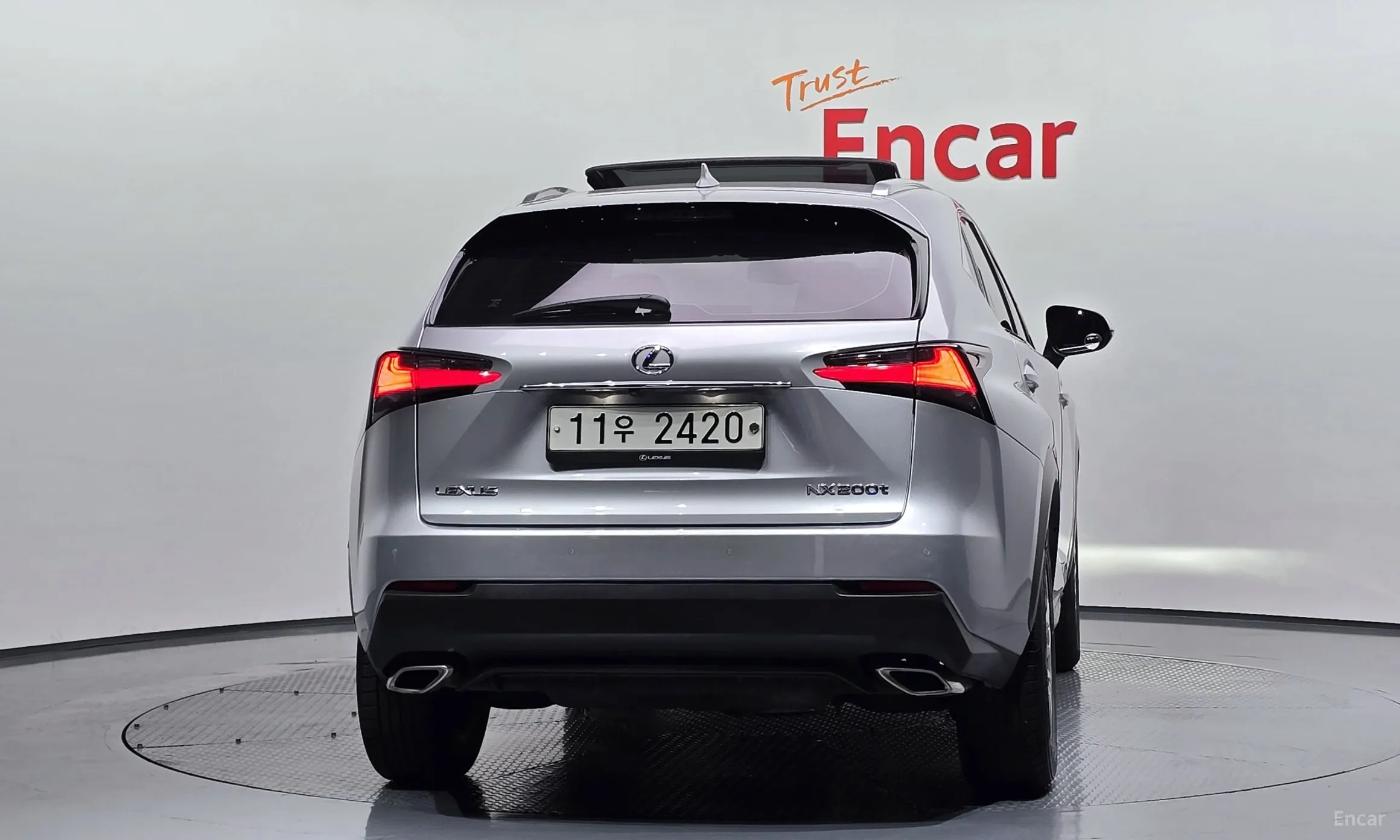Lexus NX200t превью 4